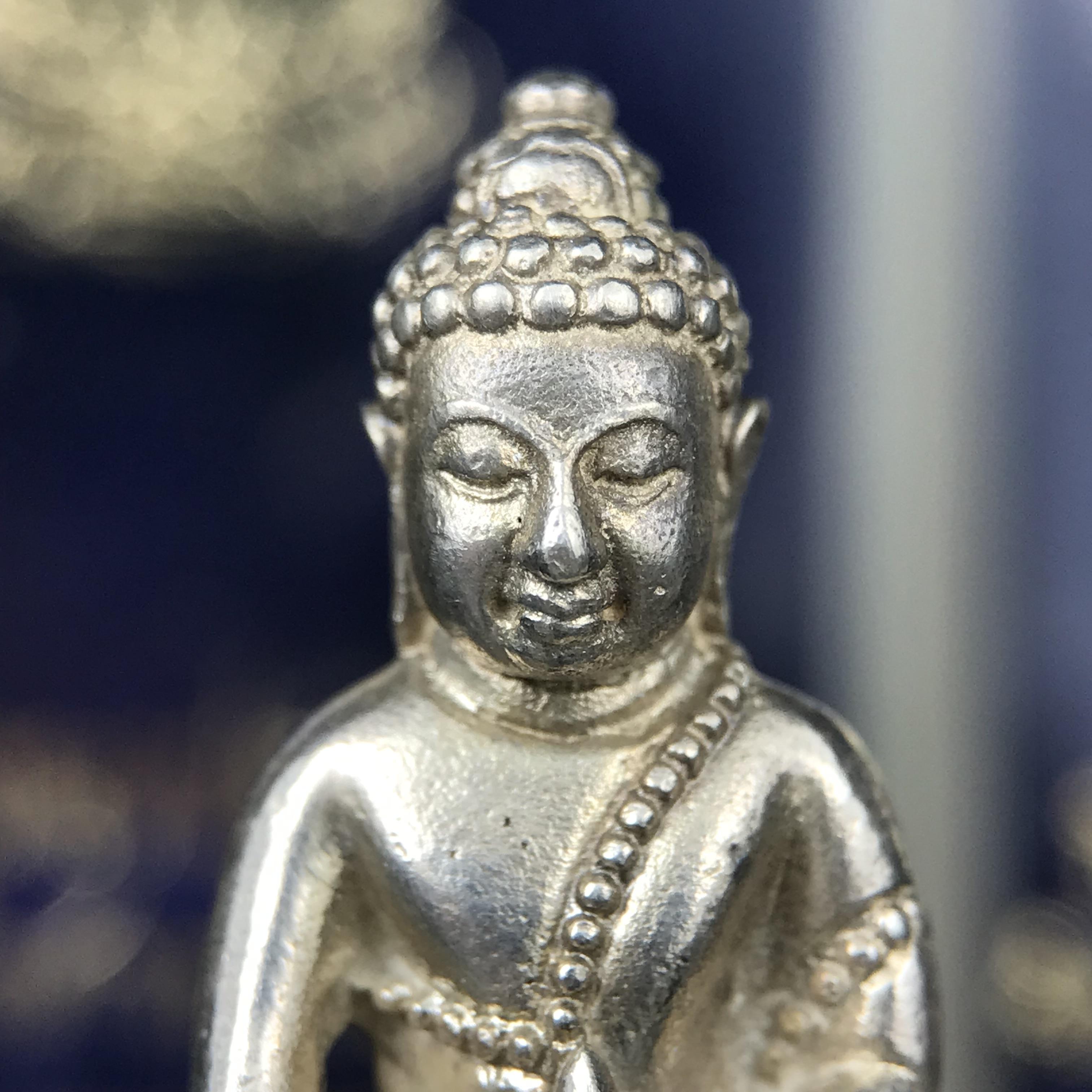 พระกริ่งนวปทุม ภปร.-พระชัยวัฒน์นวปทุม ภปร.-พระกริ่งไพรีพินาศ ภปร. รุ่นแรก วัดปทุมวนาราม ครบชุดเนื้อเงิน ปี2535(ในหลวงรัชกาลที่9เสด็จเททอง)(1ใน3000องค์)หายาก***เก็บทีเดียวครบชุดไปเลยรุ่นนี้ แนะนำ....ตอนนี้หายากแล้ว***