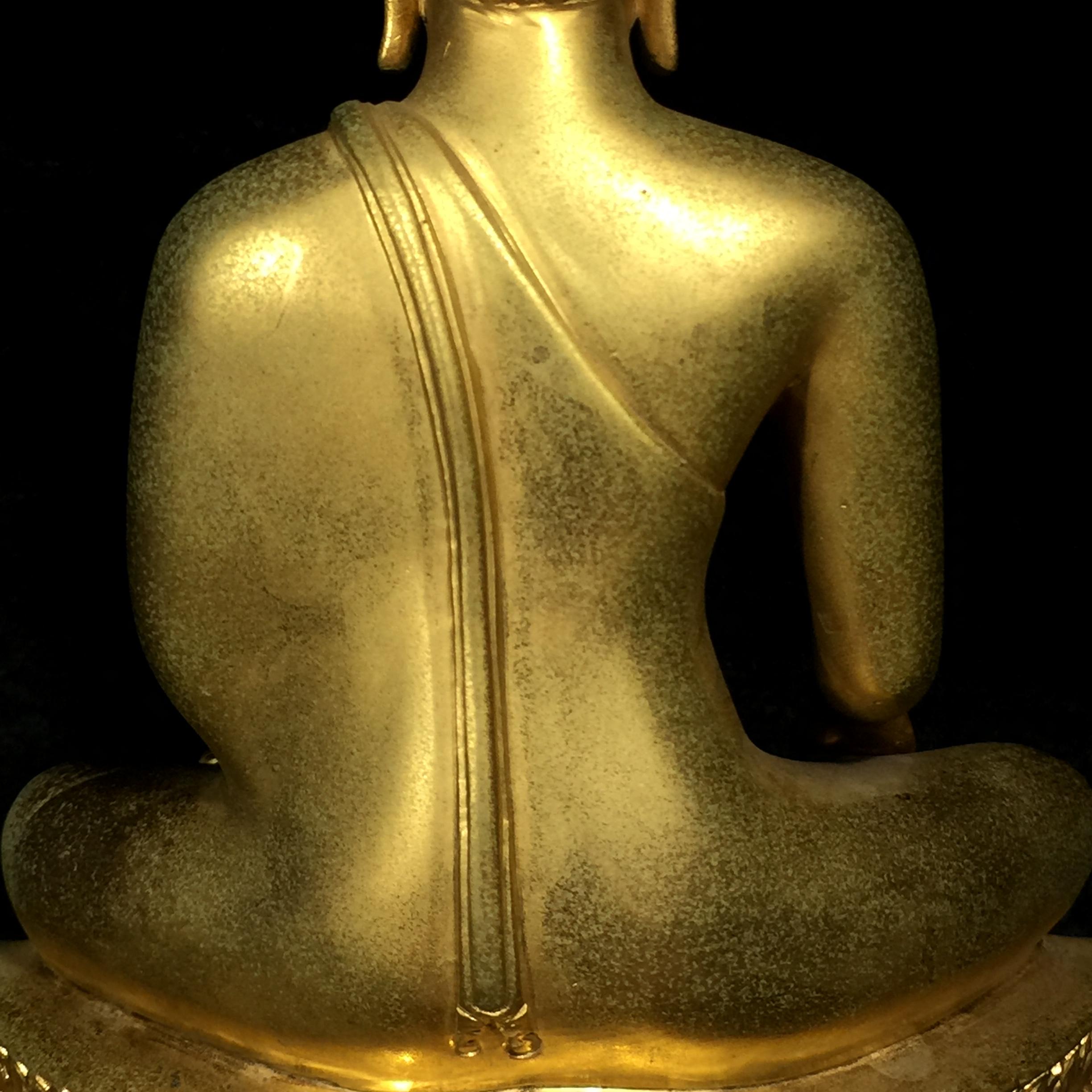 พระบูชาพระพุทธศิรมงคล ภปร. วัตถุมงคลคุ้มเกล้าปี2524 ของมูลนิธิคุ้มเกล้า โรงพยาบาลภูมิพลจัดสร้าง ขนาดหน้าตัก5นิ้ว(ในหลวงรัชกาลที่9 ทรงจุดไฟพระฤกษ์และเททอง พิธีใหญ่)ยอดนิยมหายาก