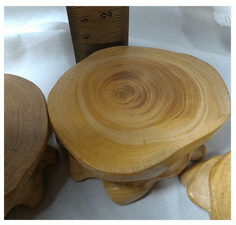 ฐานหรือกี๋ไม้boxwood เล็กๆ อันละ