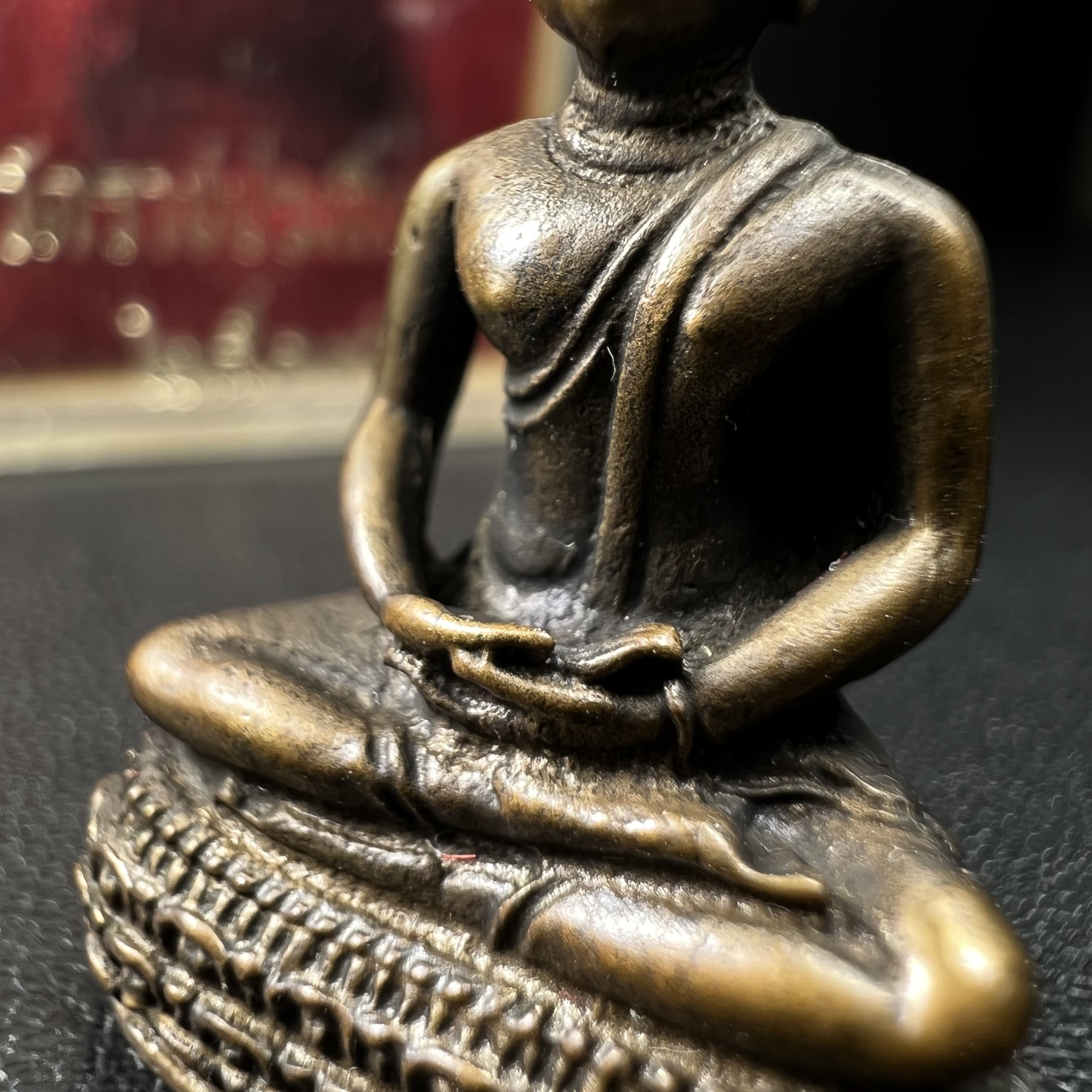 พระกริ่งพระพุทธสิหิงห์ วัดราชประดิษฐ์ ปี2519 เนื้อนวโลหะกล่องบรรจุเดิม(ในหลวงรัชกาลที่9เสด็จในพิธี)พระดี ปีลึก พิธีใหญ่