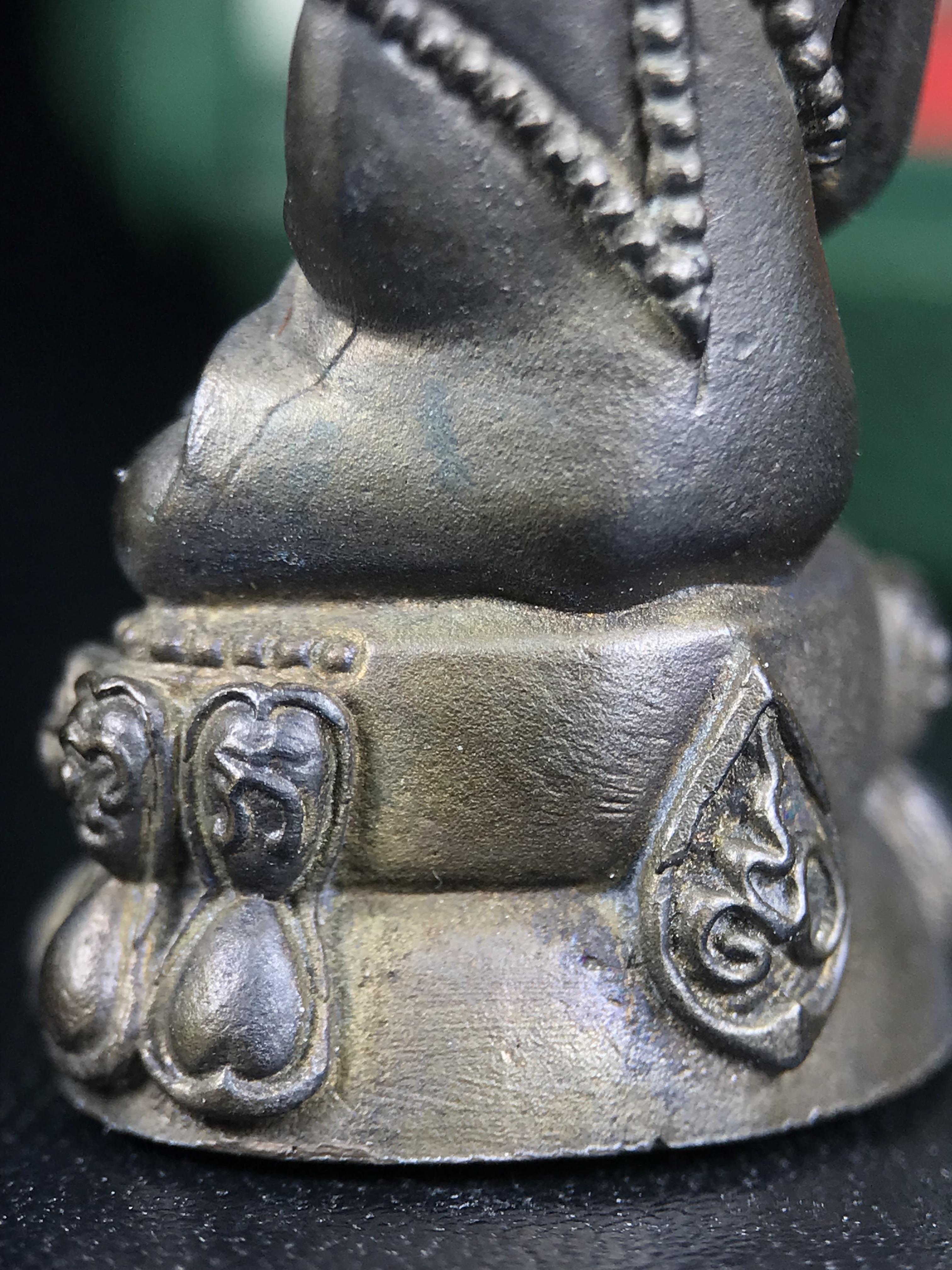 พระกริ่งวาสนา สมเด็จพระสังฆราช(วาสน์)วัดราชบพิธฯ ปี 2531 เนื้อนวโลหะ สร้างเป็นที่ระลึกในคราวที่สมเด็จพระอริยวงศาคตญาณ สมเด็จพระสังฆราช(วาสน์ วาสโน)มีพระชนมายุครบ90พรรษา(ในหลวง ร.9 เสด็จในพิธี)งานแกะแม่พิมพ์โดย นายช่างเกษม มงคลเจริญ)(1ใน1991องค์)