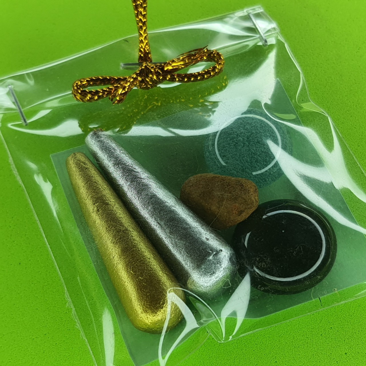 ของชำร่วย ชุดของชำร่วย สากเงิน สากทอง ไหลน้ำพี้ ไหลดำ ไหลน้ำพี้สีเขียว แร่เหล็กน้ำพี้ ไหลเขียว ไหลน้ำพี้สีดำ