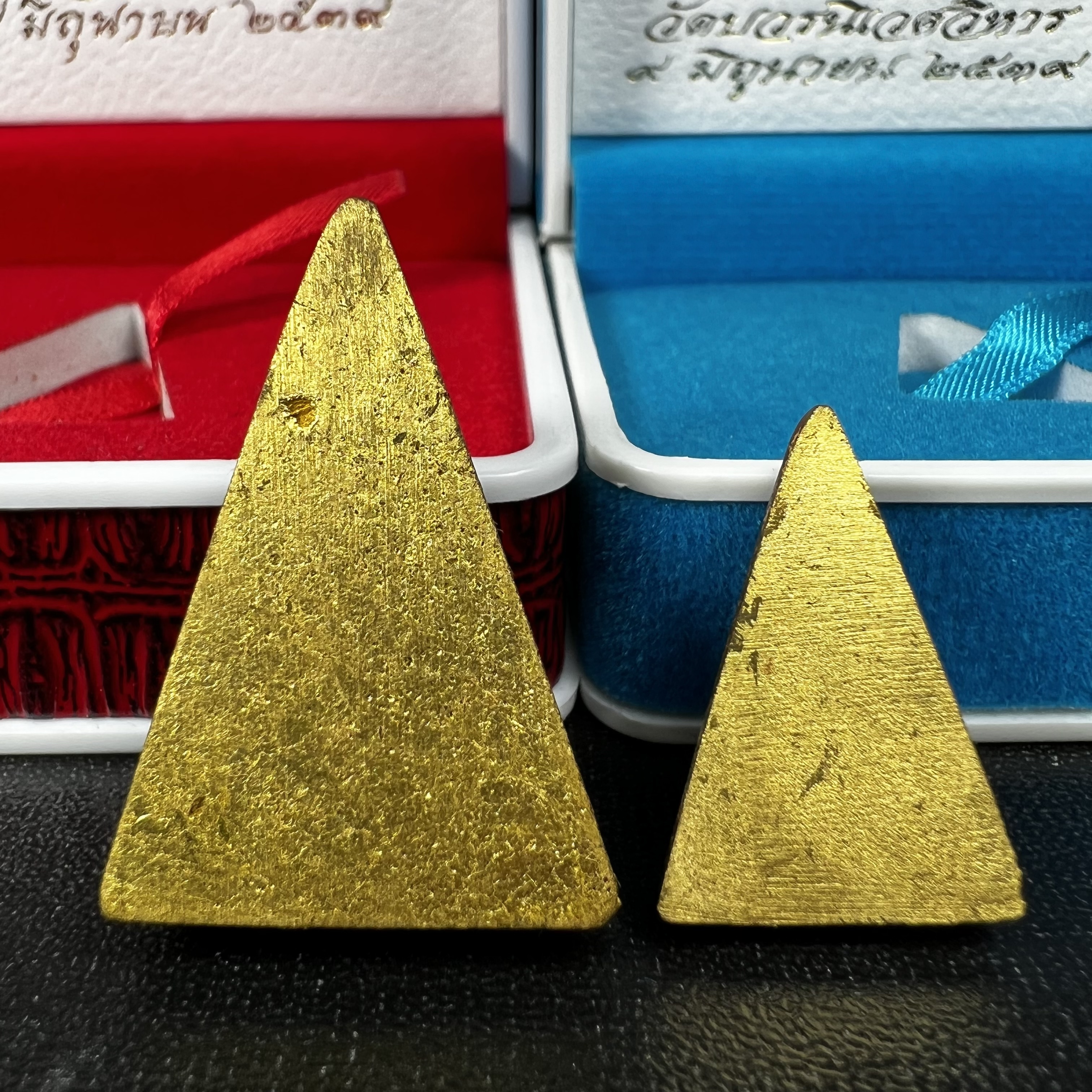 พระกำลังแผ่นดิน พระราชทาน วัดบวรนิเวศวิหาร ปี2539 พิมพ์ใหญ่-พิมพ์เล็ก กรรมการ (ในหลวง รัชกาลที่ 9 พระราชทานมวลสารจิตรลดา)นิยมหายาก