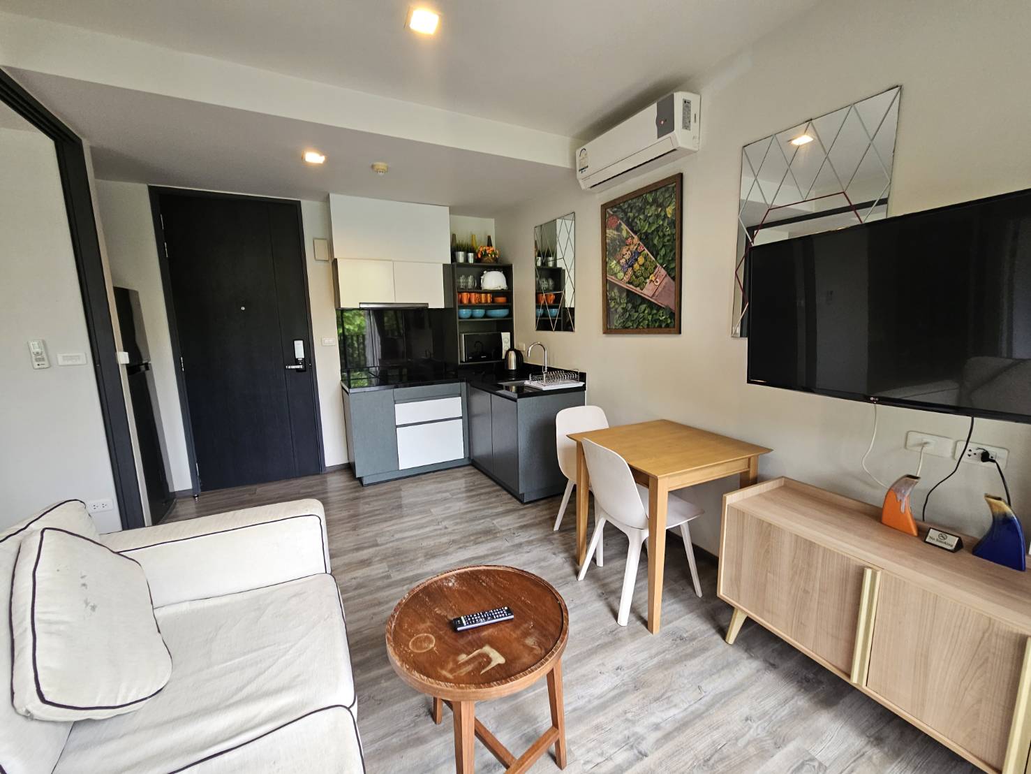 For Rent : Patong, The Deck Condominium, 1 Bedroom 1 Bathroom, 4th flr.