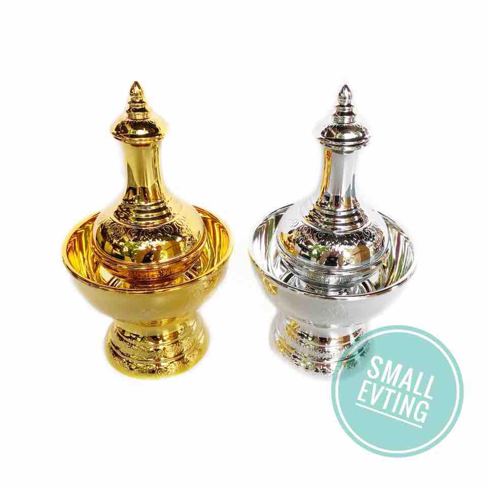 Small Evting ชุด กรวดน้ำ พลาสติก สีเงิน และ สีทอง จำนวน 1 คู่ สำหรับ ทำบุญ งานบุญ สังฆทาน