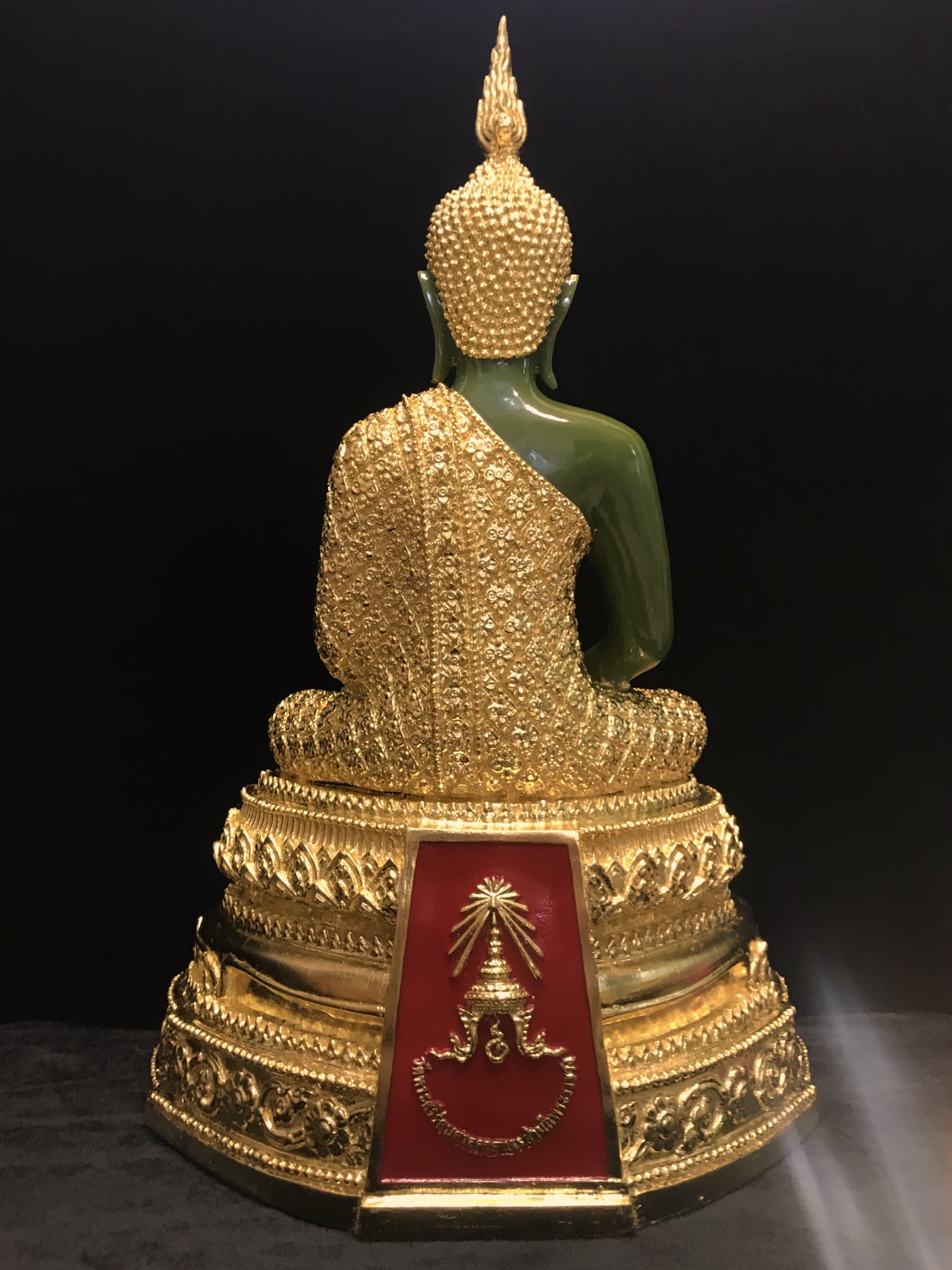 พระพุทธมหามณีรัตนปฏิมากร(พระแก้วมรกต) วัดพระศรีรัตนศาสดาราม สำนักพระราชวัง จัดสร้าง(บรรจุมวลสารใต้ฐาน)ฤดูฝน ขนาดหน้าตัก 9นิ้ว