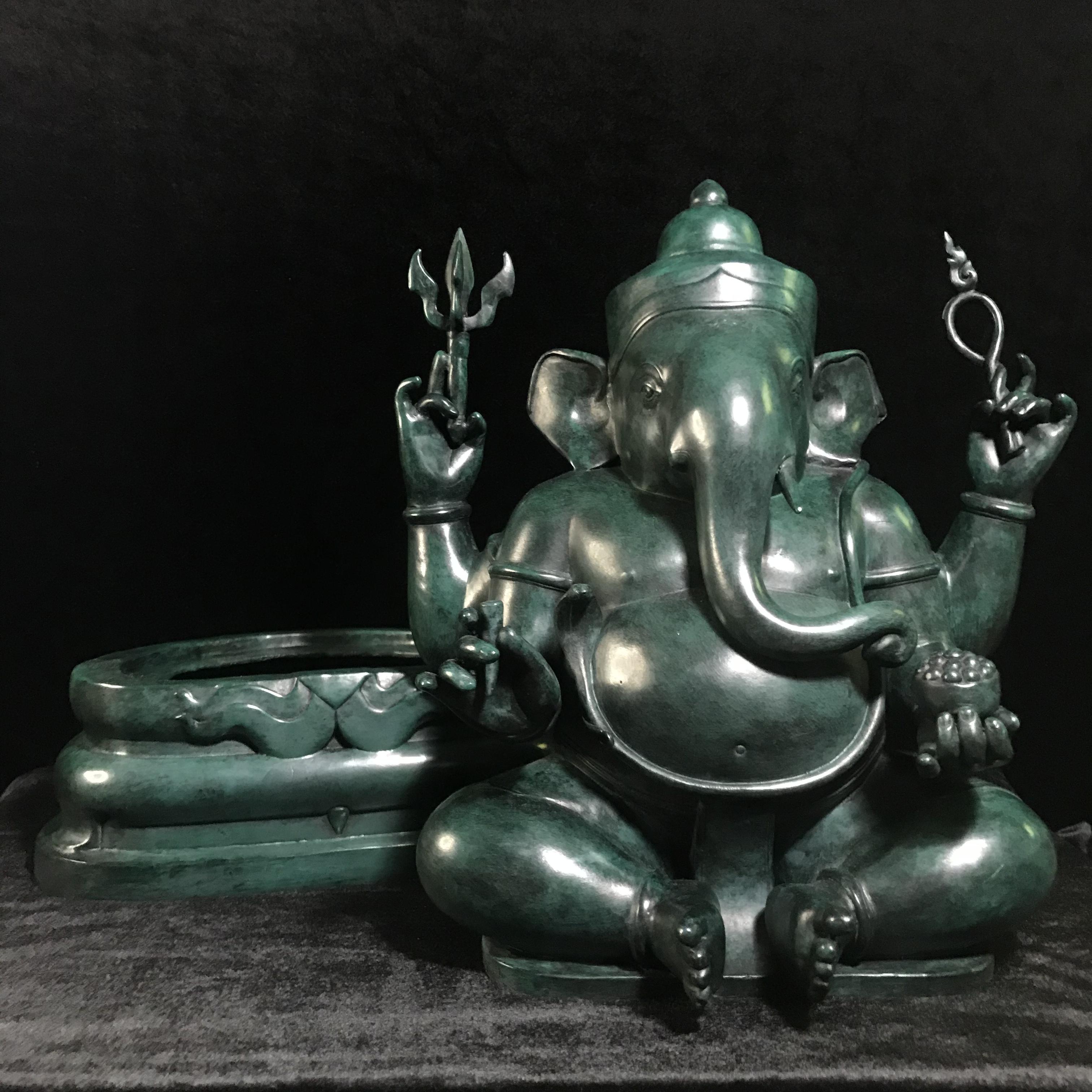 พระพิฆเนศวร 65 ปี คณะจิตรกรรม มหาวิทยาลัยศิลปากร ปี2551 ลอยองค์เนื้อสำริดขนาดหน้าตัก 9 นิ้ว(เนื้อสำริดเขียวพลาติน่า)