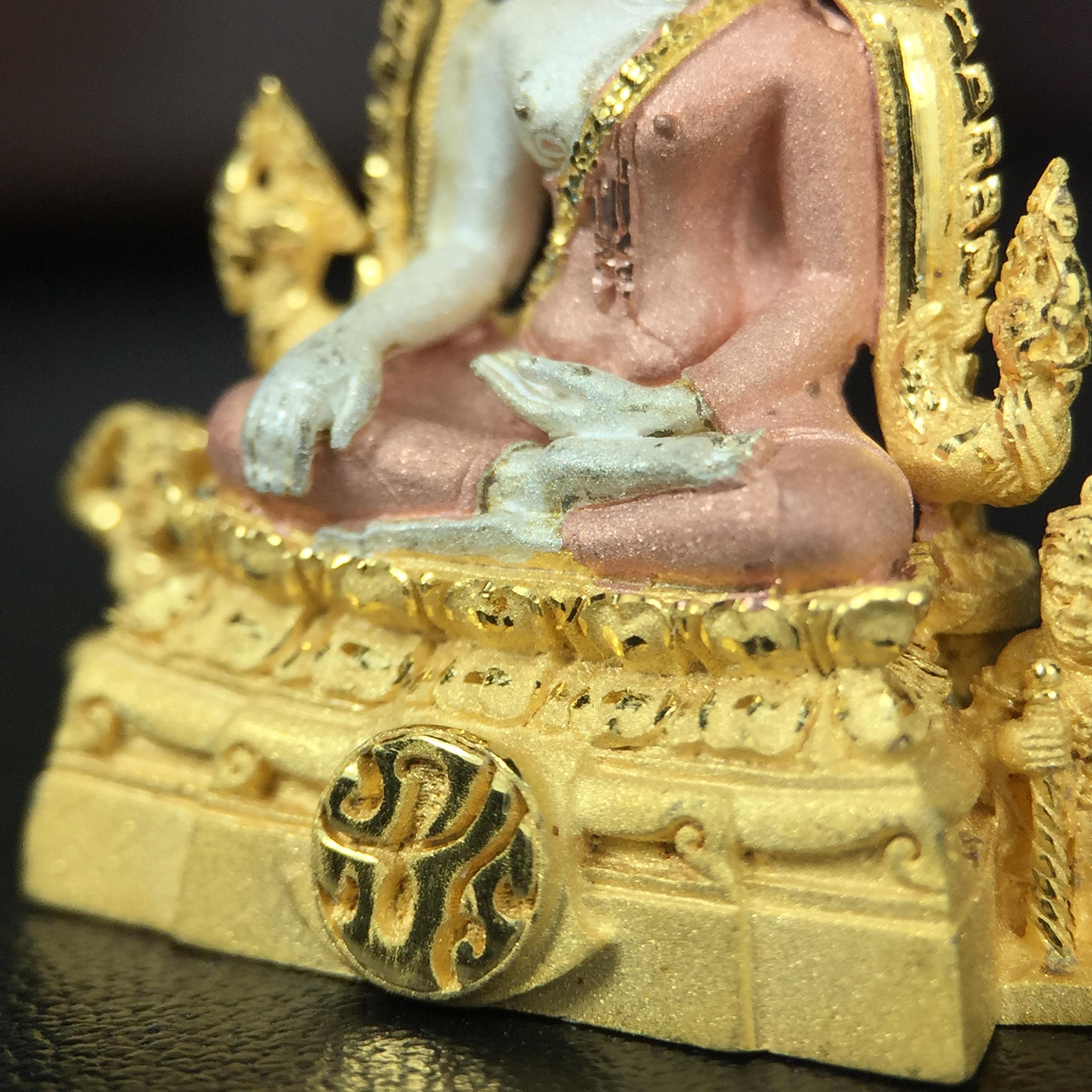 พระพุทธชินราช ภปร. โครงการ "เพราะแผ่นดินนี้ คือ แผ่นดินเกิด" ปี2548(รุ่นแรก) ลอยองค์ หน้าตัก 1/2 นิ้ว เนื้อเงินสามกษัตริย์ พุทธศิลป์งดงามทรงคุณค่า รุ่นยอดนิยม