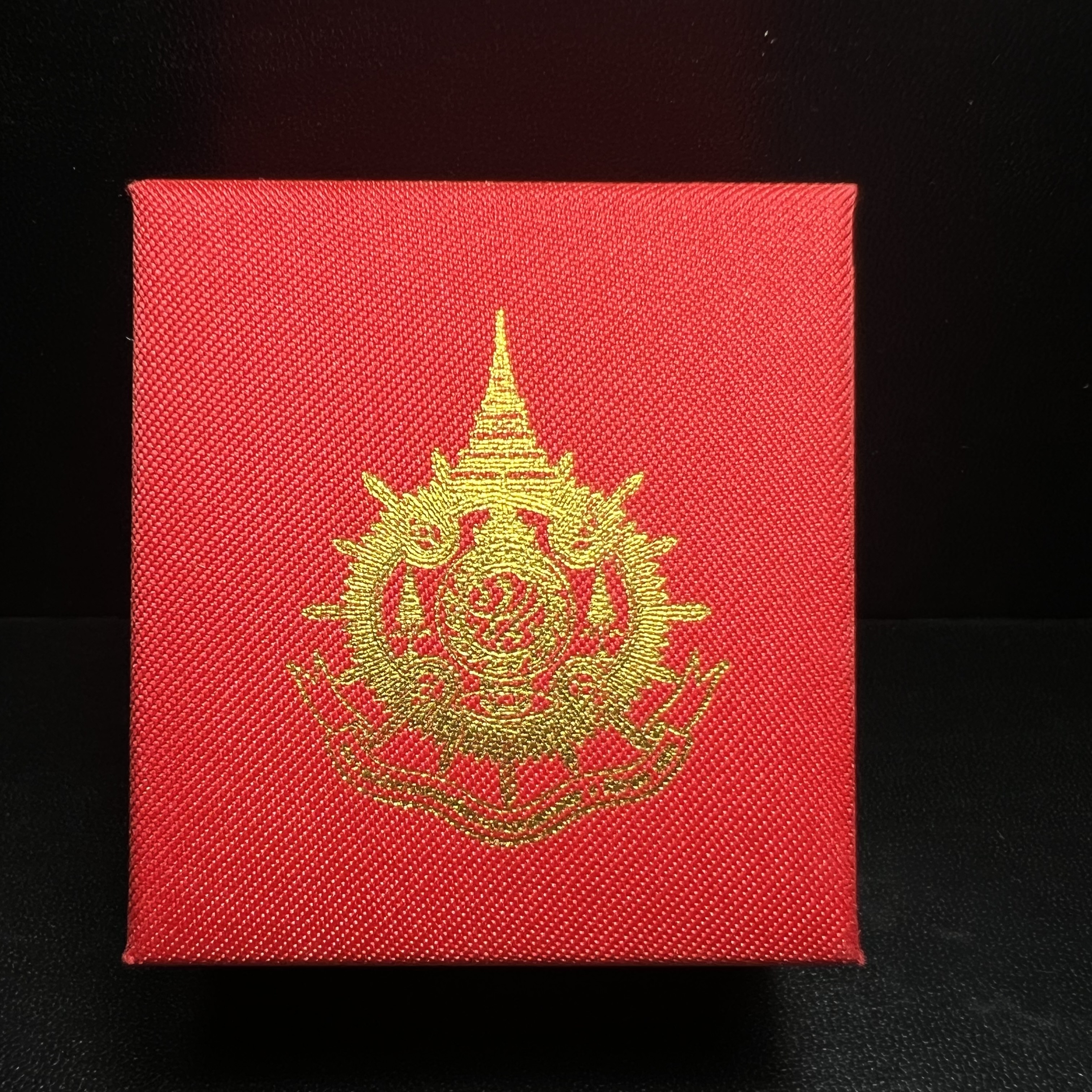 พระกริ่งไพรีพินาศ บรรจุเหล็กไหล ครั้งแรกและครั้งเดียวในประวัติศาสตร์ เฉลิมพระเกียรติ พระบาทสมเด็จพระเจ้าอยู่หัวรัชกาลที่9 พระชนมพรรษา 6 รอบ ปี2542 เนื้อนวโลหะผสมทองคำ(บรรจุเหล็กไหล)ดีนอก-ดีใน พิธีใหญ่ มวลสารเด่น(หายาก พิเศษกรรมการ ตอก 2 โค๊ต พบเจอน้อยมาก)