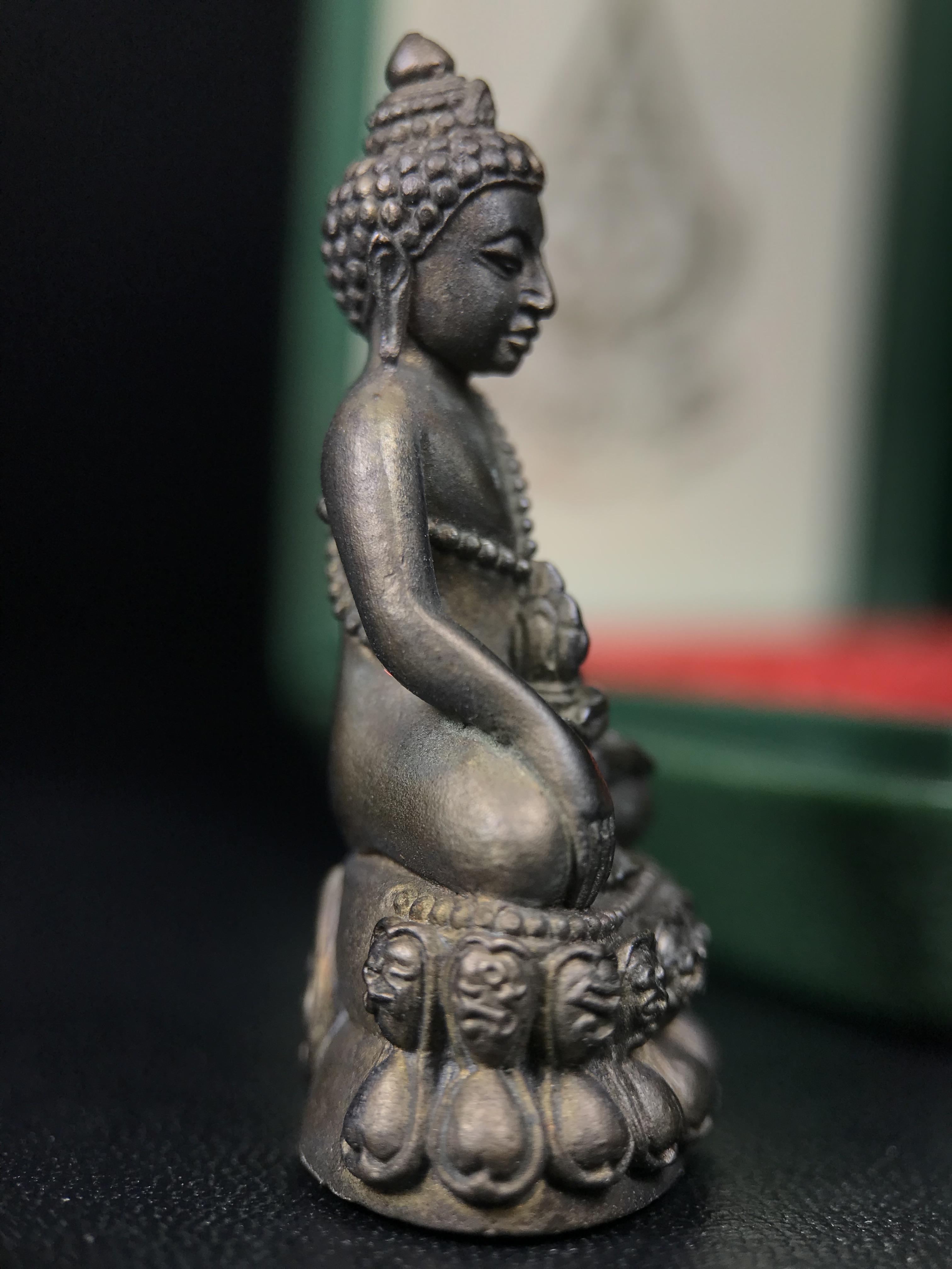 พระกริ่งวาสนา สมเด็จพระสังฆราช(วาสน์)วัดราชบพิธฯ ปี 2531 เนื้อนวโลหะ สร้างเป็นที่ระลึกในคราวที่สมเด็จพระอริยวงศาคตญาณ สมเด็จพระสังฆราช(วาสน์ วาสโน)มีพระชนมายุครบ90พรรษา(ในหลวง ร.9 เสด็จในพิธี)งานแกะแม่พิมพ์โดย นายช่างเกษม มงคลเจริญ)(1ใน1991องค์)