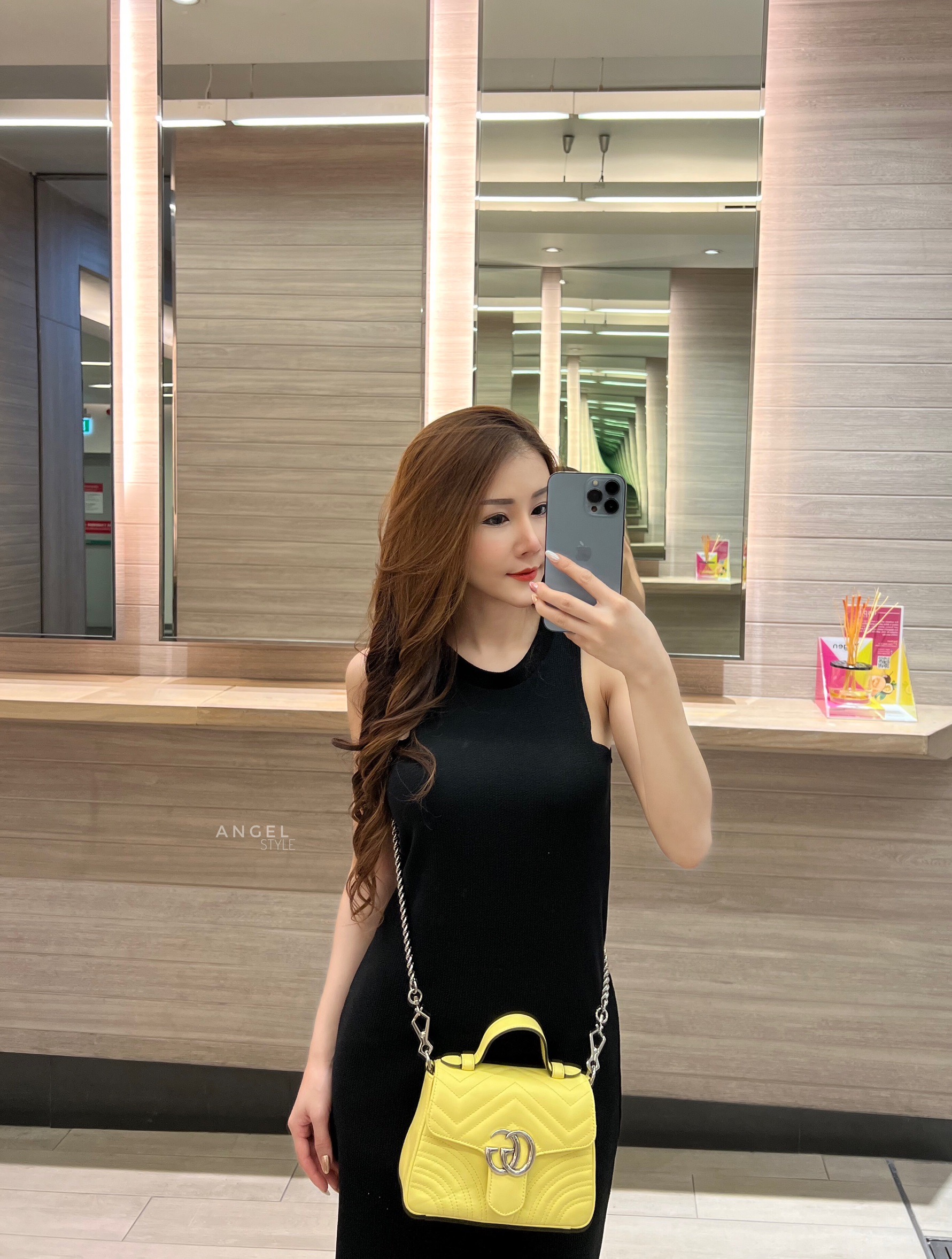 เดรสกุดผ่าข้าง