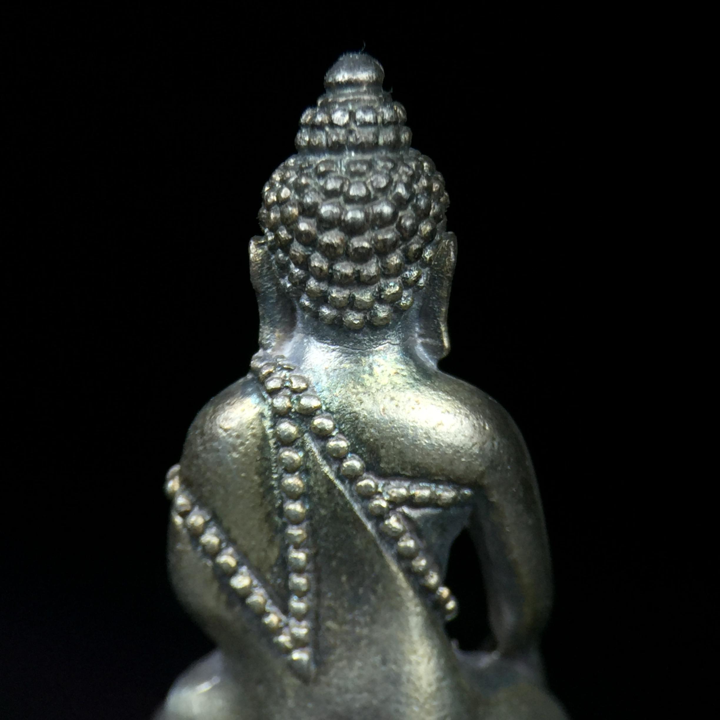 พระกริ่งศิรากาศ ภปร.(พระกริ่งคุ้มเกล้า)วัตถุมงคล"คุ้มเกล้าฯ" มูลนิธิ “คุ้มเกล้า” ในพระบรมราชูปถัมภ์ จัดสร้าง โรงพยาบาลภูมิพล เนื้อเงิน(พิมพ์หน้าไทย)(สภาพผิวเดิมขึ้นน้ำทองทั่วองค์สวย)(รัชกาลที่9เสด็จเททอง)(พิธีใหญ่)(นิยม)