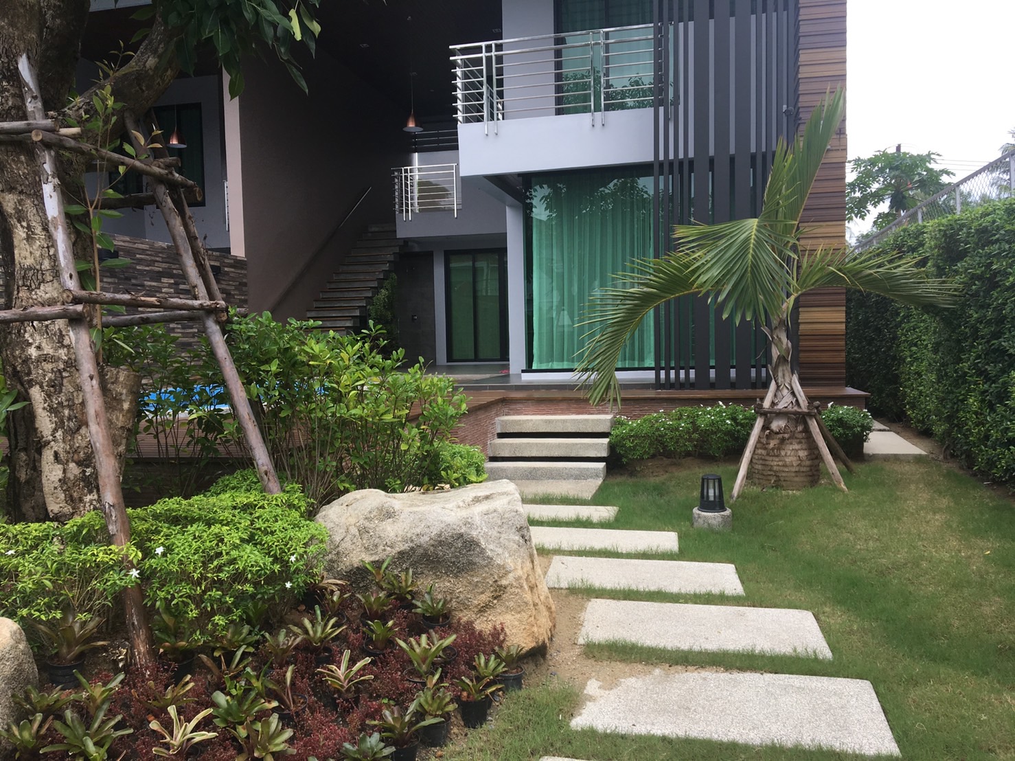 For Sale : Kathu Pool Villa, 4 bedrooms 4 Bathrooms (2 Unit each unit have 2 bed room)