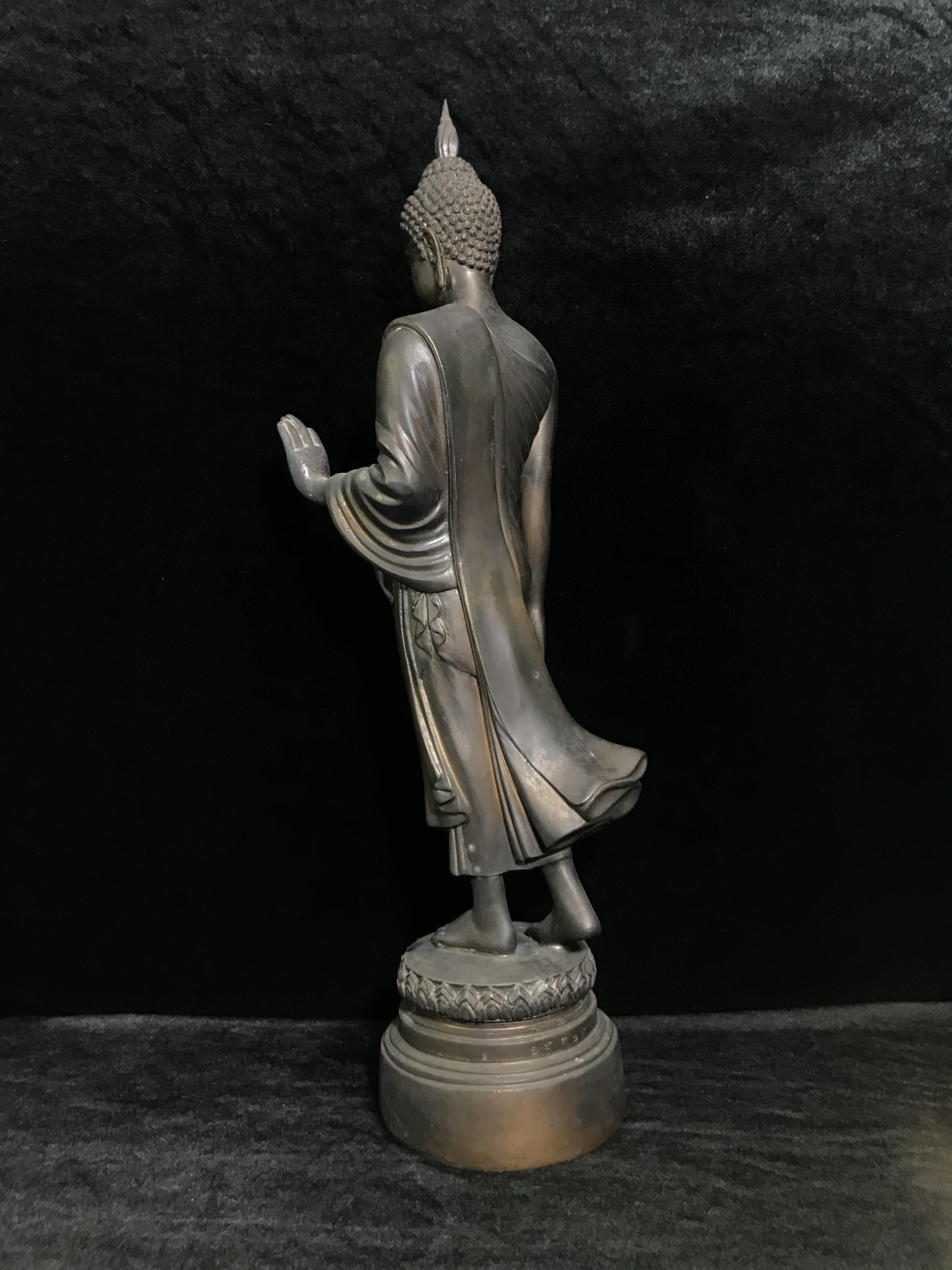 พระบูชา 25พุทธศตวรรษ พระศรีศากยะทศพลญาณ ประธานพุทธมณฑลสุทรรศน์ ปี 2530 ตราสัญลักษณ์ ในมหาวาระพระชนมพรรษา ครบ 5 รอบ 60 พรรษา เมื่อ 5 ธันวาคม พ.ศ. 2530 หมายเลข (๑๕)๓๖๕ ขนาดความสูง 15 นิ้ว รวมฐานสูง 18 นิ้ว(นิยมหายาก)