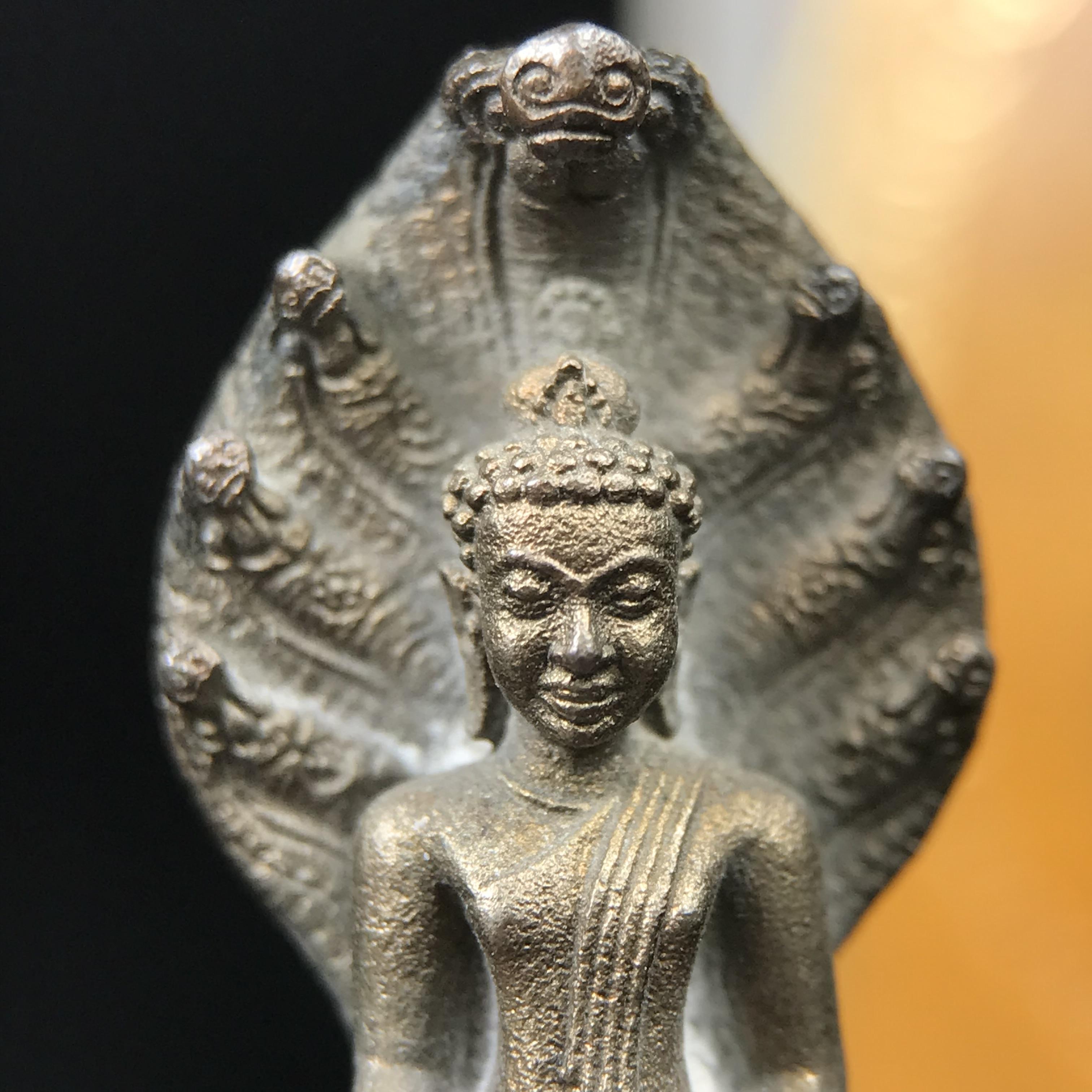 พระพุทธรูปนาคปรกปางมารวิชัย สธ. เนื่องวโรกาสสมเด็จพระเทพรัตนราชสุดาฯทรงเจริญพระชนมายุครบ 3รอบ ปี2534 พระกริ่งนวโลหะ พิธีพุทธาภิเษก ณ วัดบวรนิเวศวิหาร โดยมีสมเด็จพระญาณสังวรสมเด็จพระสังฆราชเป็นองค์ประธาน(พิธีใหญ่ มวลสารดี พุทธศิลป์งดงาม)อุดมวลสารผงจิตรลดา