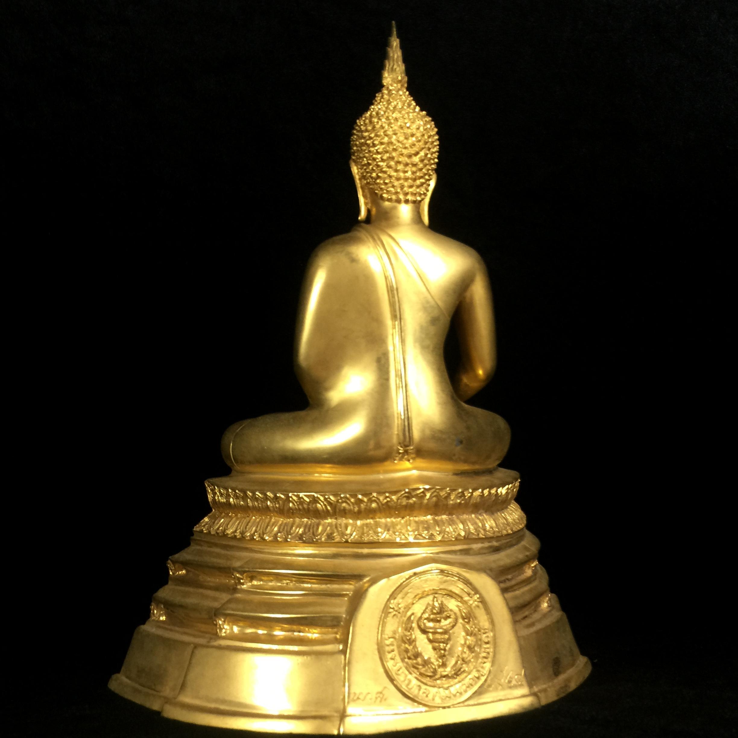 พระบูชาพระพุทธศิรมงคล ภปร. วัตถุมงคลคุ้มเกล้าปี2524 ของมูลนิธิคุ้มเกล้า โรงพยาบาลภูมิพลจัดสร้าง ขนาดหน้าตัก5นิ้ว(ในหลวงรัชกาลที่9 ทรงจุดไฟพระฤกษ์และเททอง พิธีใหญ่)ยอดนิยมหายาก