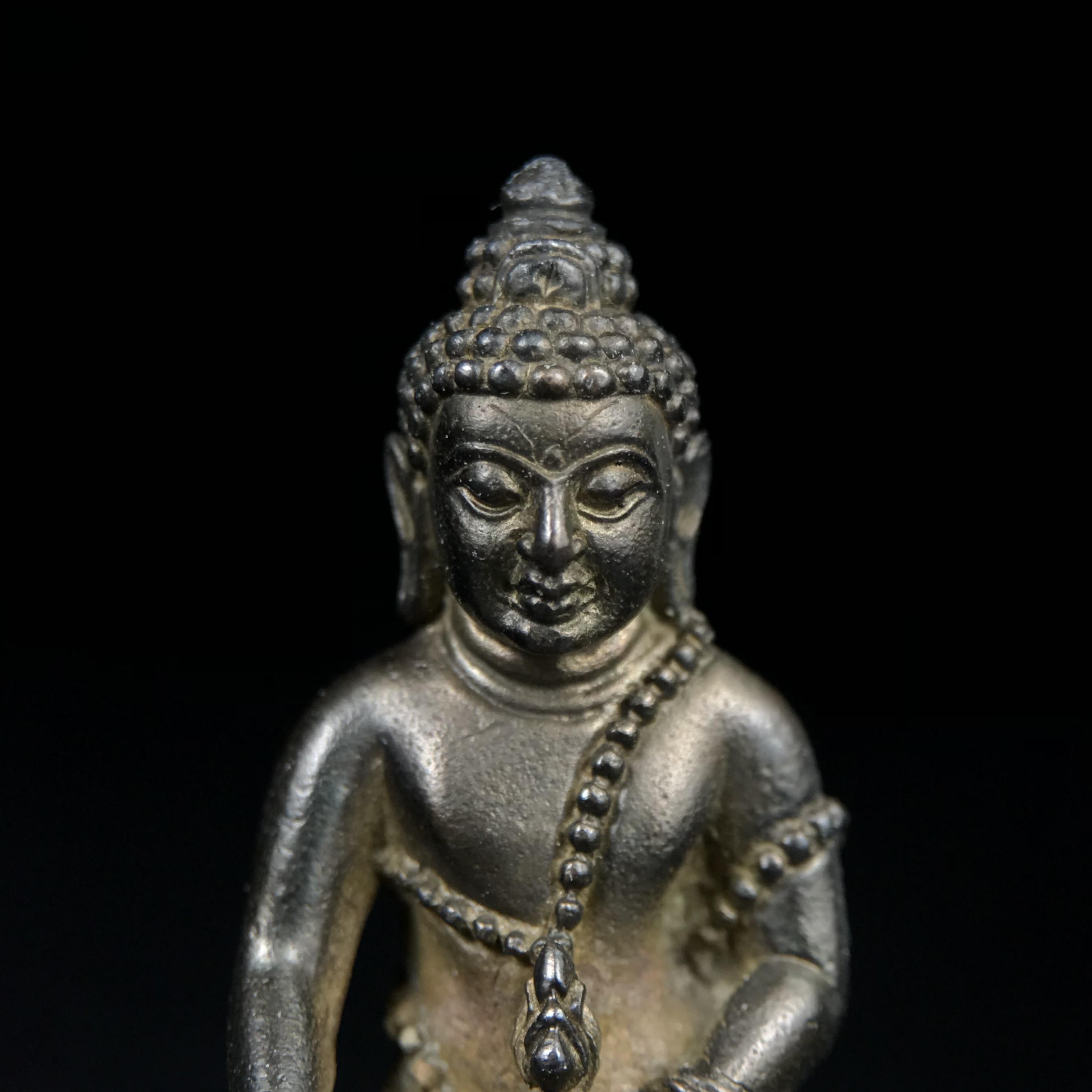 พระกริ่งศิรากาศ ภปร.(พระกริ่งคุ้มเกล้า)วัตถุมงคล"คุ้มเกล้าฯ" มูลนิธิ “คุ้มเกล้า” ในพระบรมราชูปถัมภ์ จัดสร้าง โรงพยาบาลภูมิพล เนื้อนวโลหะ(พิมพ์หน้าไทย)(ในหลวงรัชกาลที่9เสด็จเททอง)(พิธีใหญ่)(นิยม)