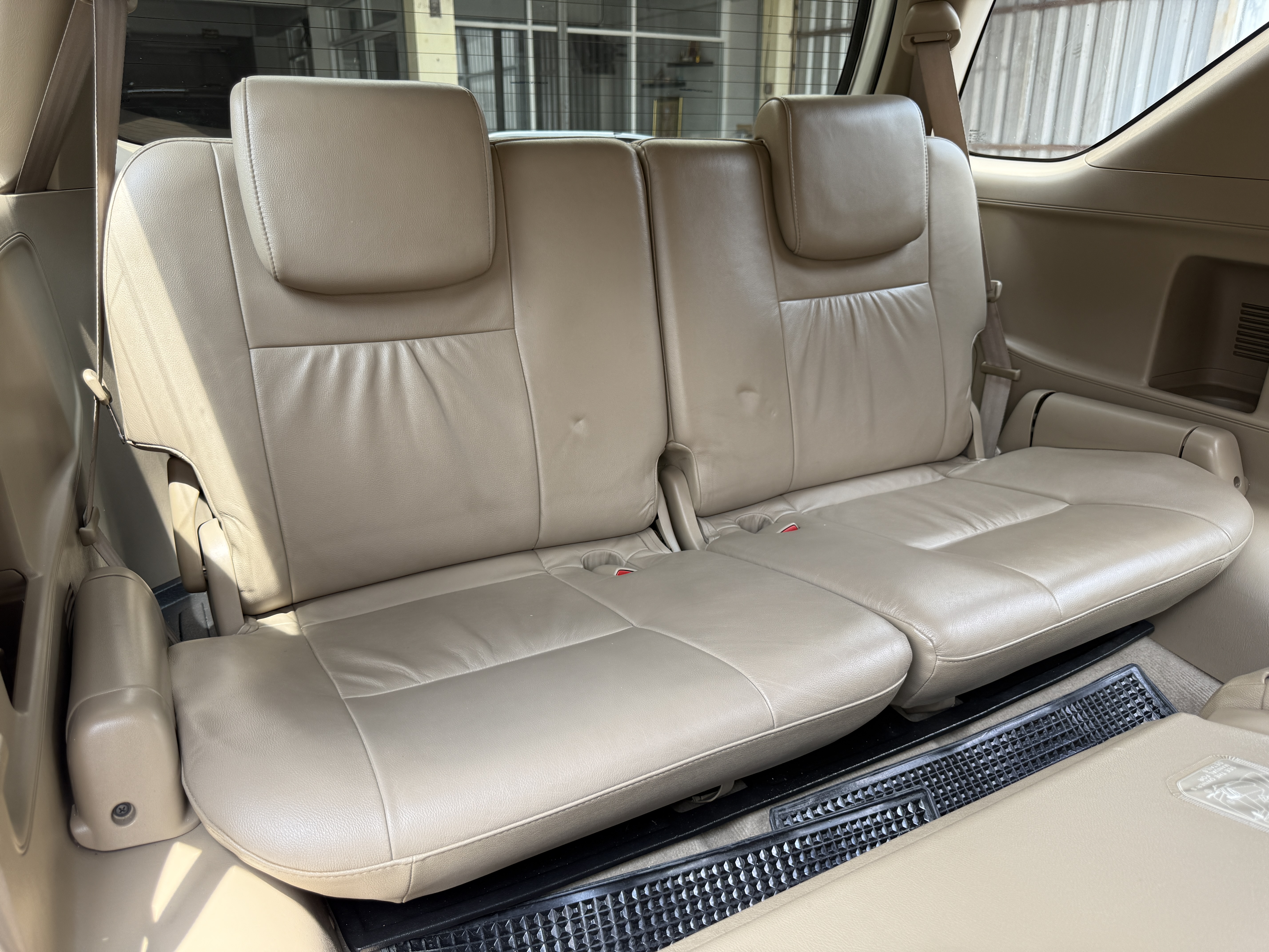 Toyota Fortuner 3.0 V 2WD At 2010 เงิน