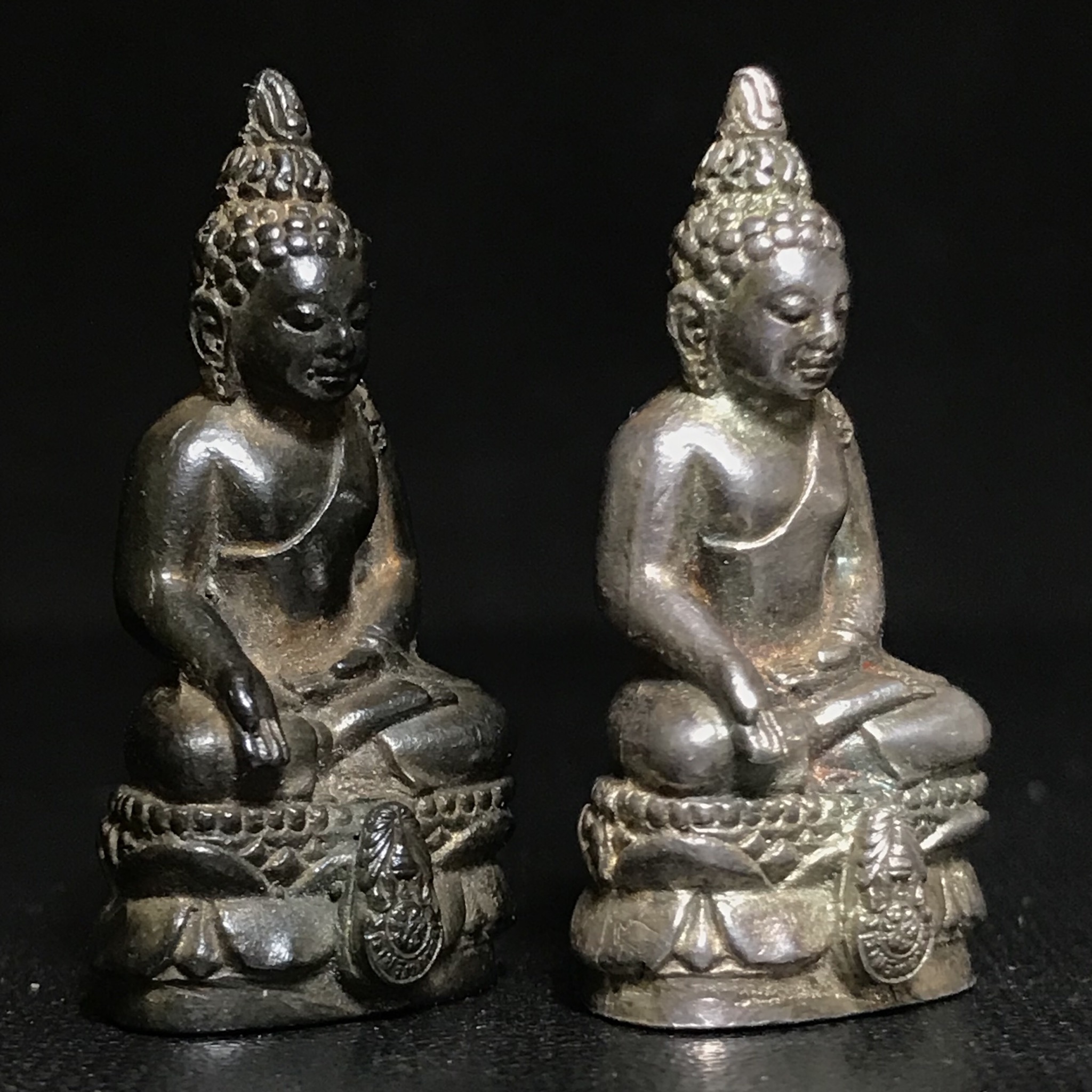 พระกริ่งไพรีพินาศรุ่น ภปร. ราชวิทยาลัย ปี2535 เนื้อนวโลหะอุดก้นทองคำ+เนื้อเงินอุดก้นทองคำ(แยกจากชุดทองคำหายาก)