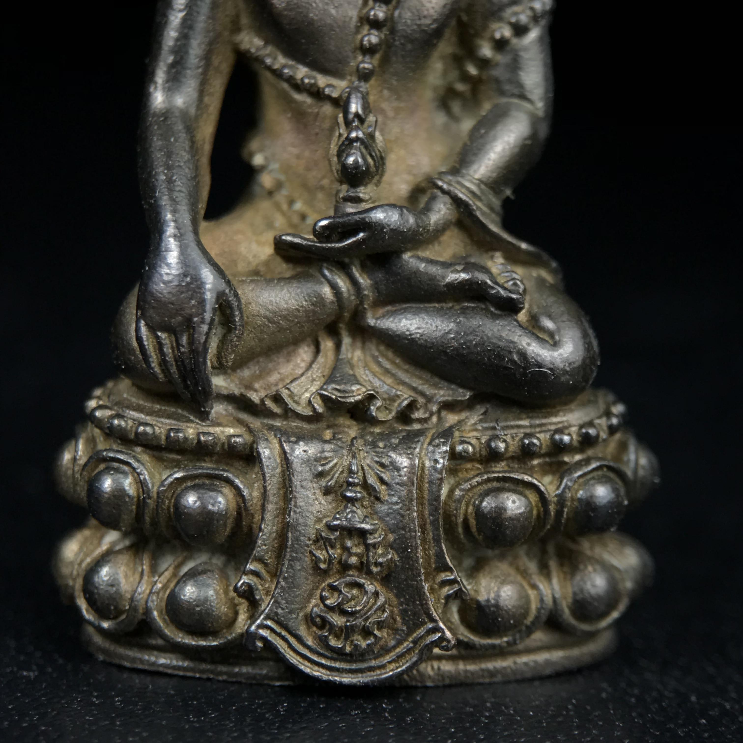 พระกริ่งศิรากาศ ภปร.(พระกริ่งคุ้มเกล้า)วัตถุมงคล"คุ้มเกล้าฯ" มูลนิธิ “คุ้มเกล้า” ในพระบรมราชูปถัมภ์ จัดสร้าง โรงพยาบาลภูมิพล เนื้อนวโลหะ(พิมพ์หน้าไทย)(ในหลวงรัชกาลที่9เสด็จเททอง)(พิธีใหญ่)(นิยม)