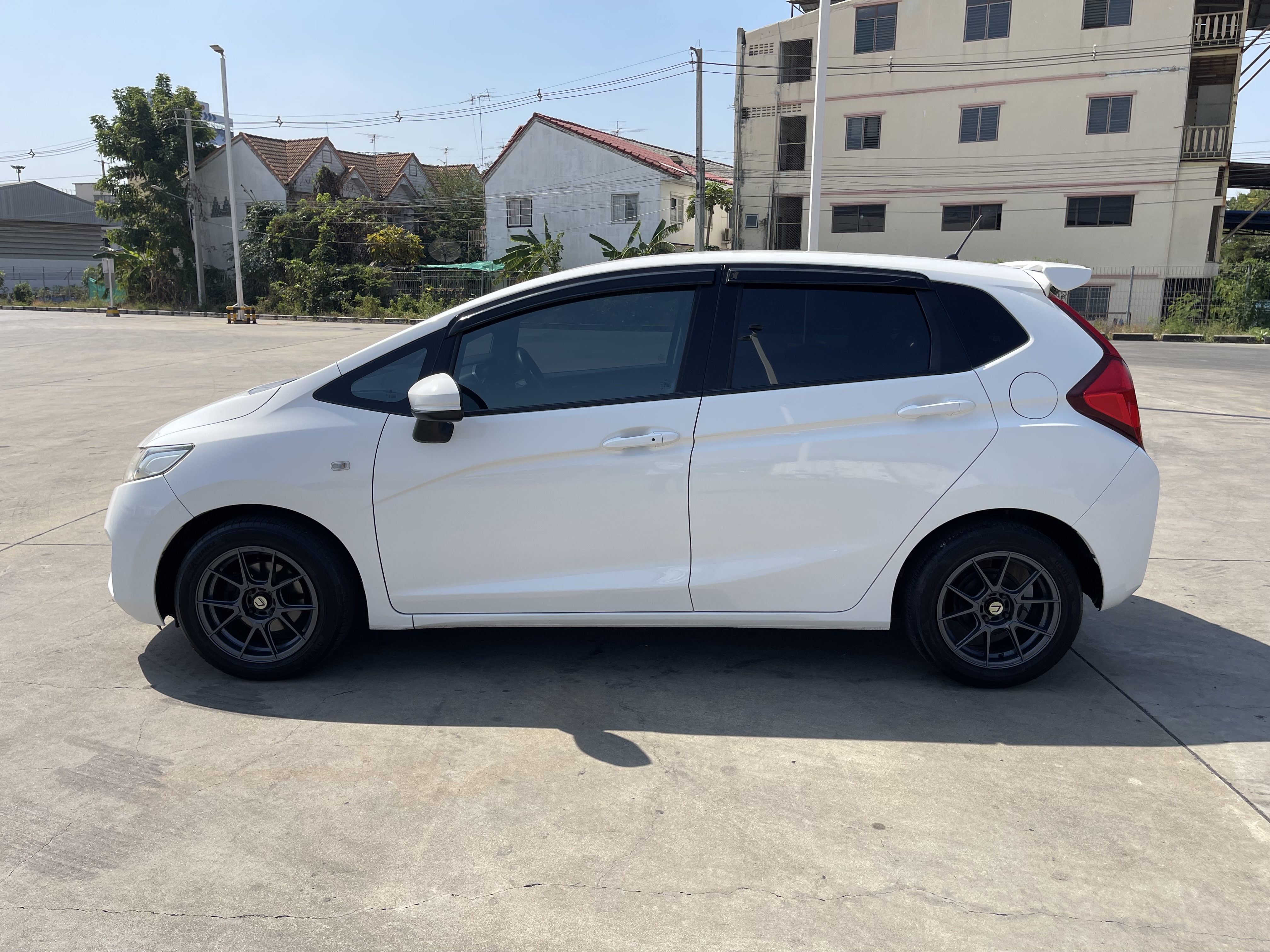 Honda Jazz 1.5 V+ At 2014 ขาว