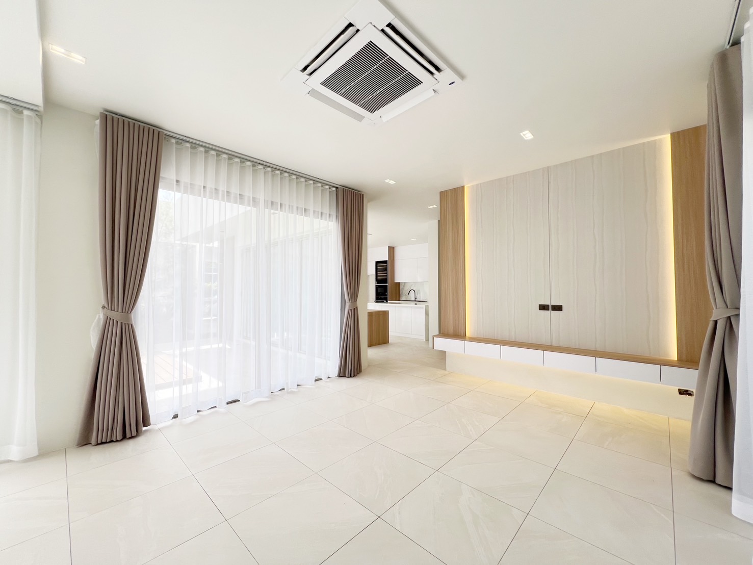 For Sales : Kathu, Loch Palm Villa, 4 Bedrooms 6 Bathrooms