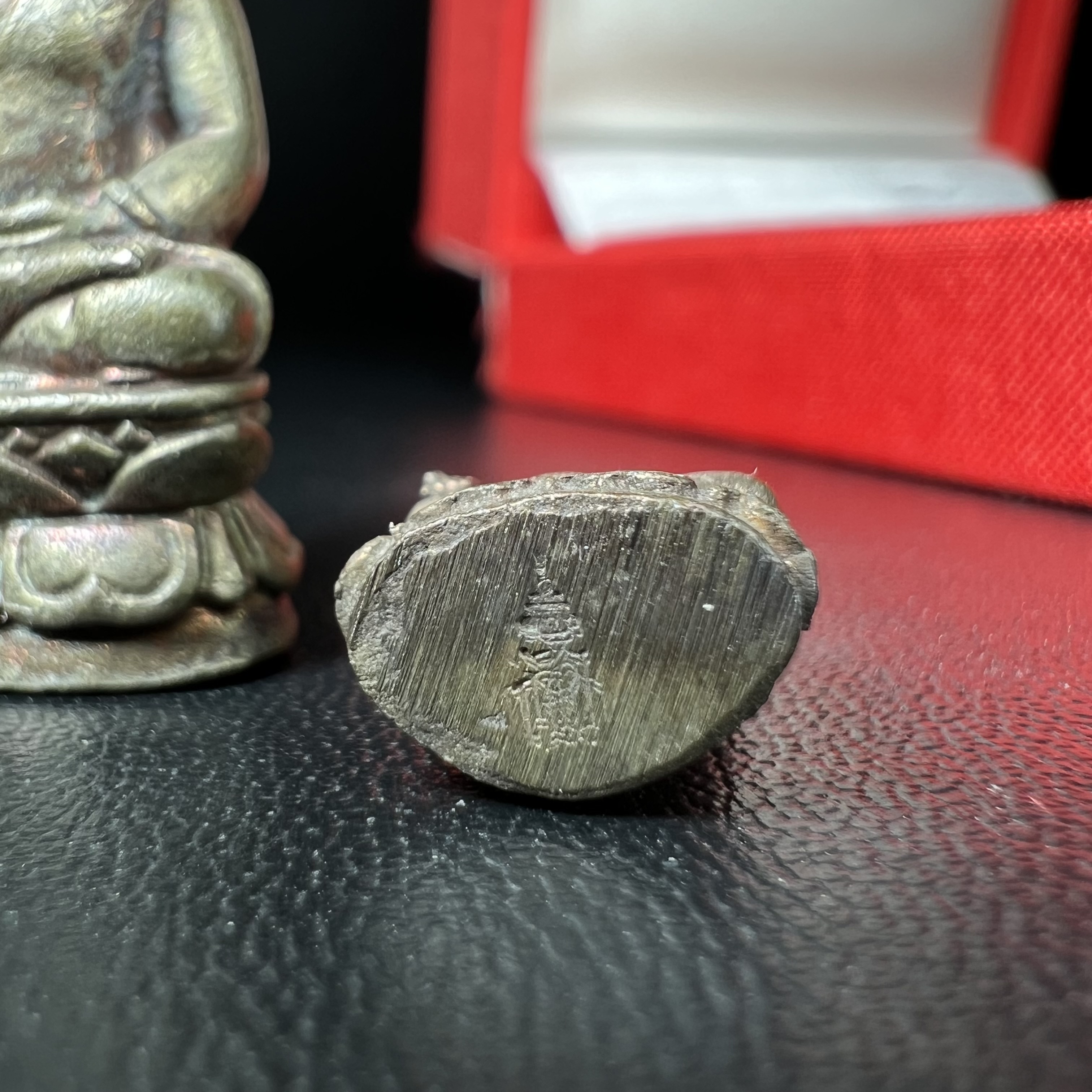 พระกริ่ง-พระชัยวัฒน์ ไพรีพินาศ วัดบวรนิเวศวิหาร ปี 2544 เนื้อสัมฤทธิ์ พิธีดีเยี่ยม สมเด็จพระญาณสังวร พระสังฆราช เสด็จจุดเทียนชัยและทรงอธิษฐานจิตด้วยพระองค์เอง(พิธีใหญ่นิยม)(1ใน9989องค์)