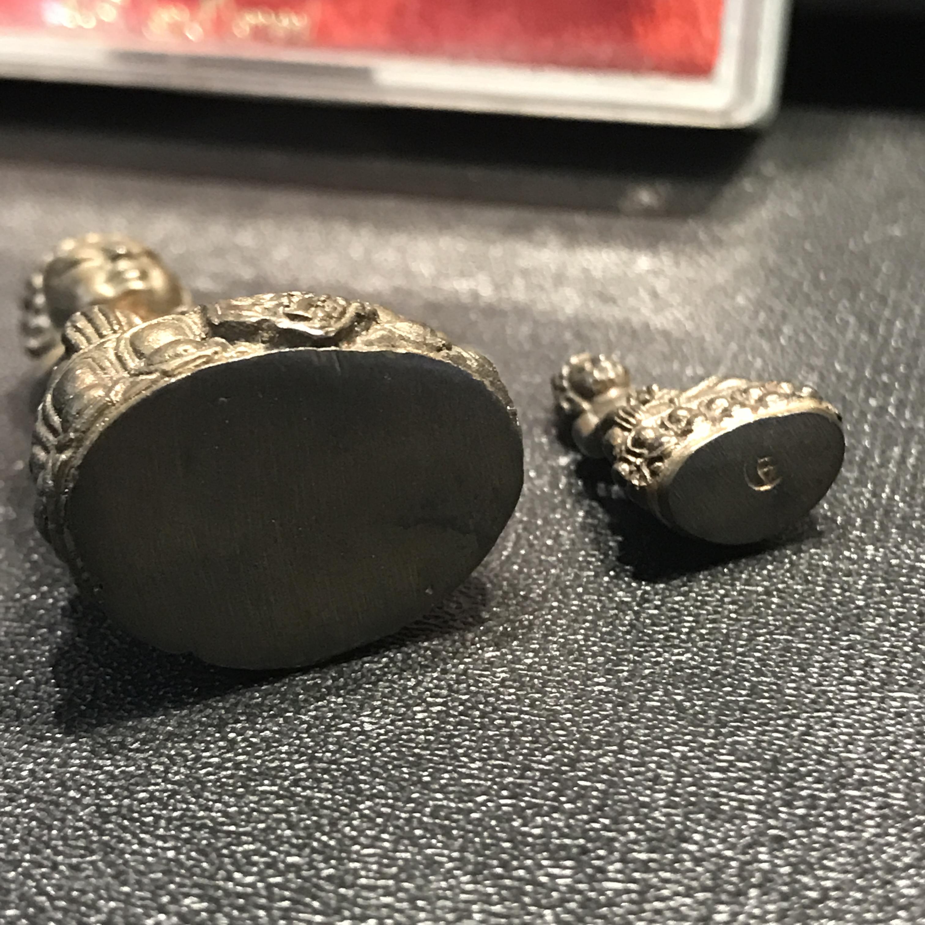 พระกริ่ง-พระชัยวัฒน์ ภปร ธรรมศาสตร์ 50ปี เนื้อนวโลหะ ปี2527(ในหลวงรัชกาลที่9 เสด็จเททอง)(หายาก)