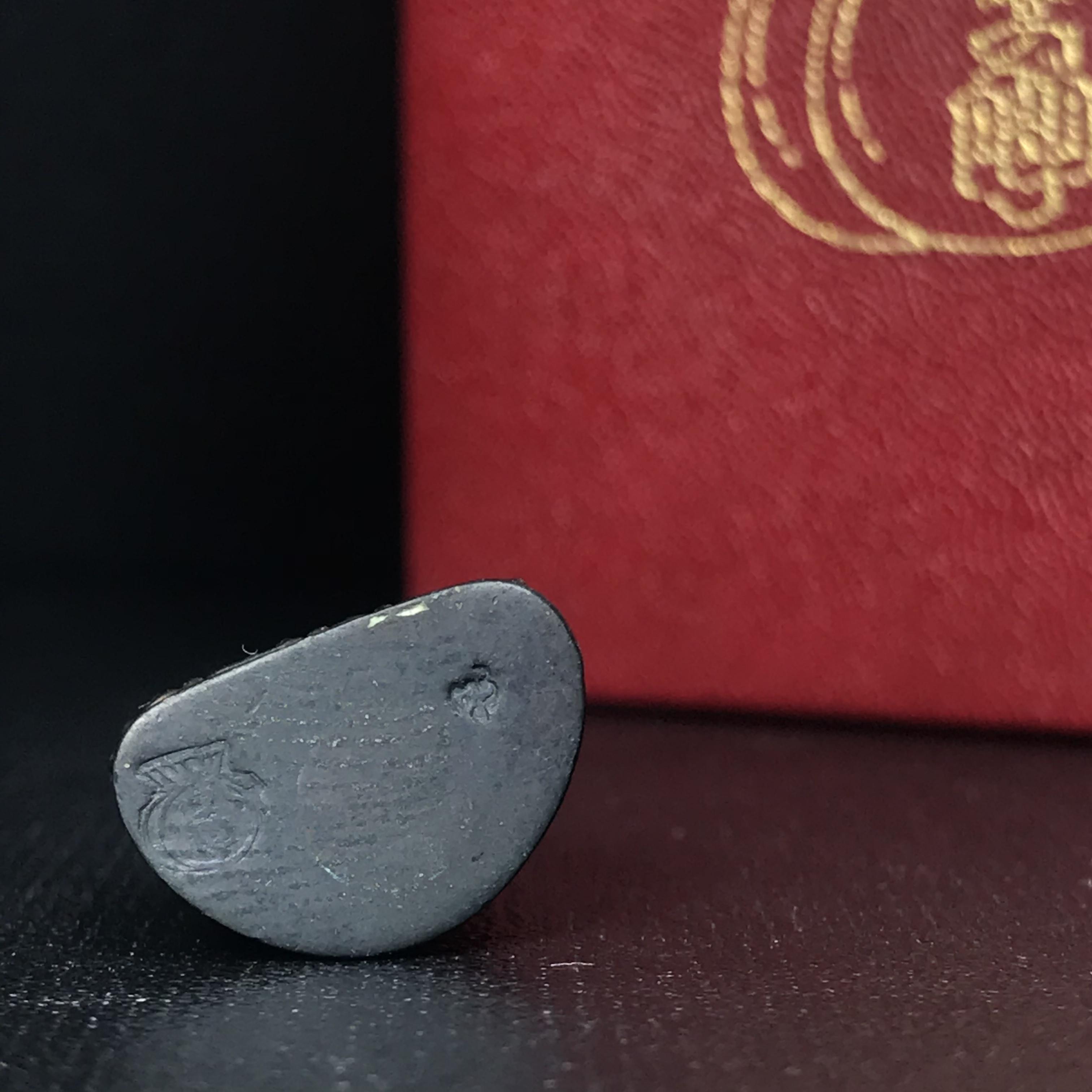 พระกริ่งโภคทรัพย์ วัดบวรนิเวศ ปี2535 เนื้อนวโลหะ(สมเด็จพระญาณสังวร พระสังฆราชสกลมหาสังฆปรินายกเสด็จเททอง)(พระนามมหามงคลพระราชทานให้ อุดมด้วยทรัพย์อันเป็นมงคล อุดมด้วยโชคลาภ และโภคทรัพย์ ดั่งมีถุงเงินถุงทองเก็บโชคลาภสมปรารถนา)(1ใน2500องค์)