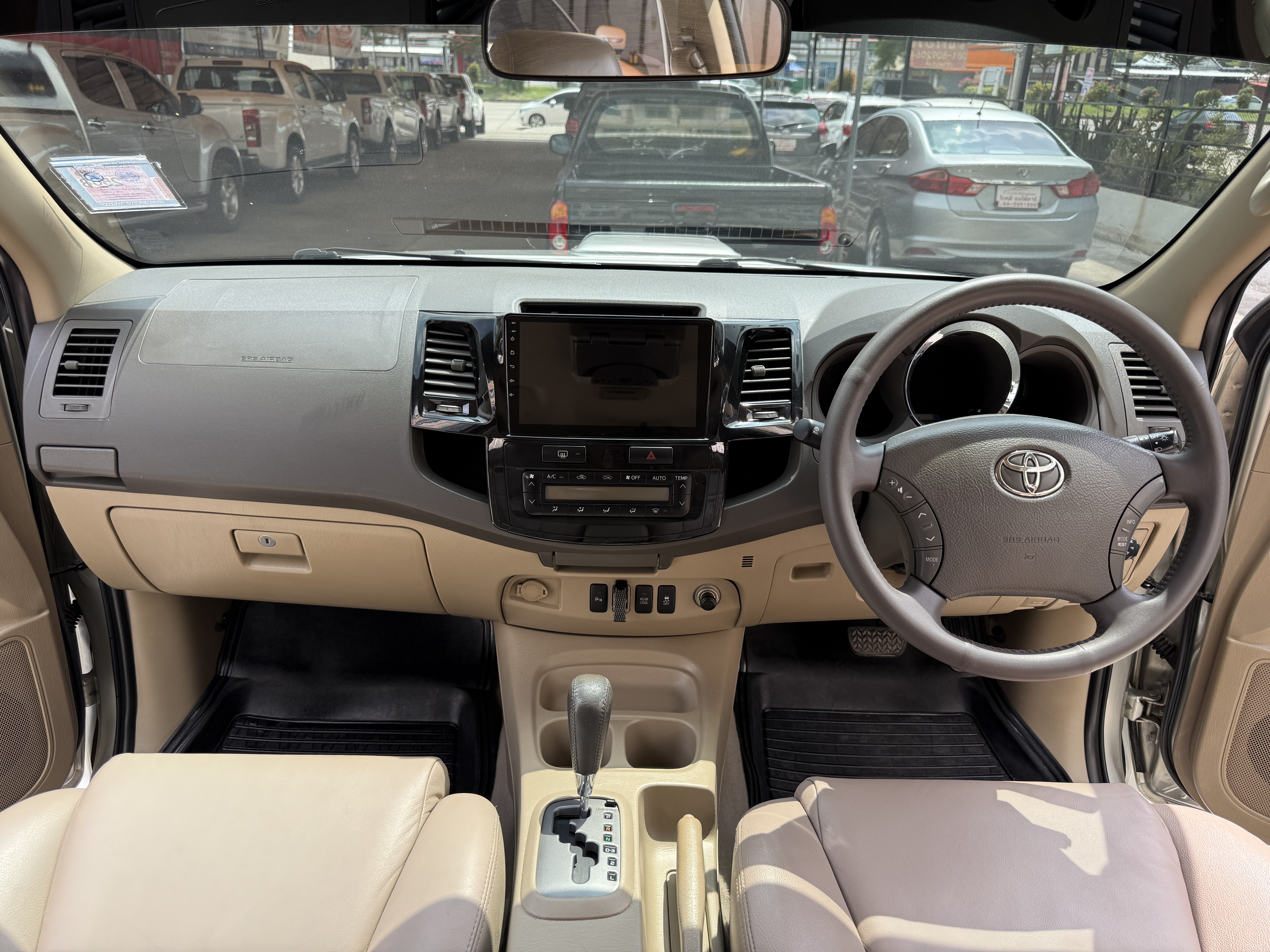 Toyota Fortuner 3.0 V 2WD At 2010 เงิน