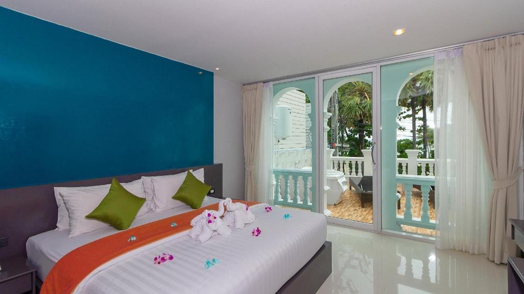 For Sale : Patong, Luxury Patong Resort , 36 Rooms, 5 floors