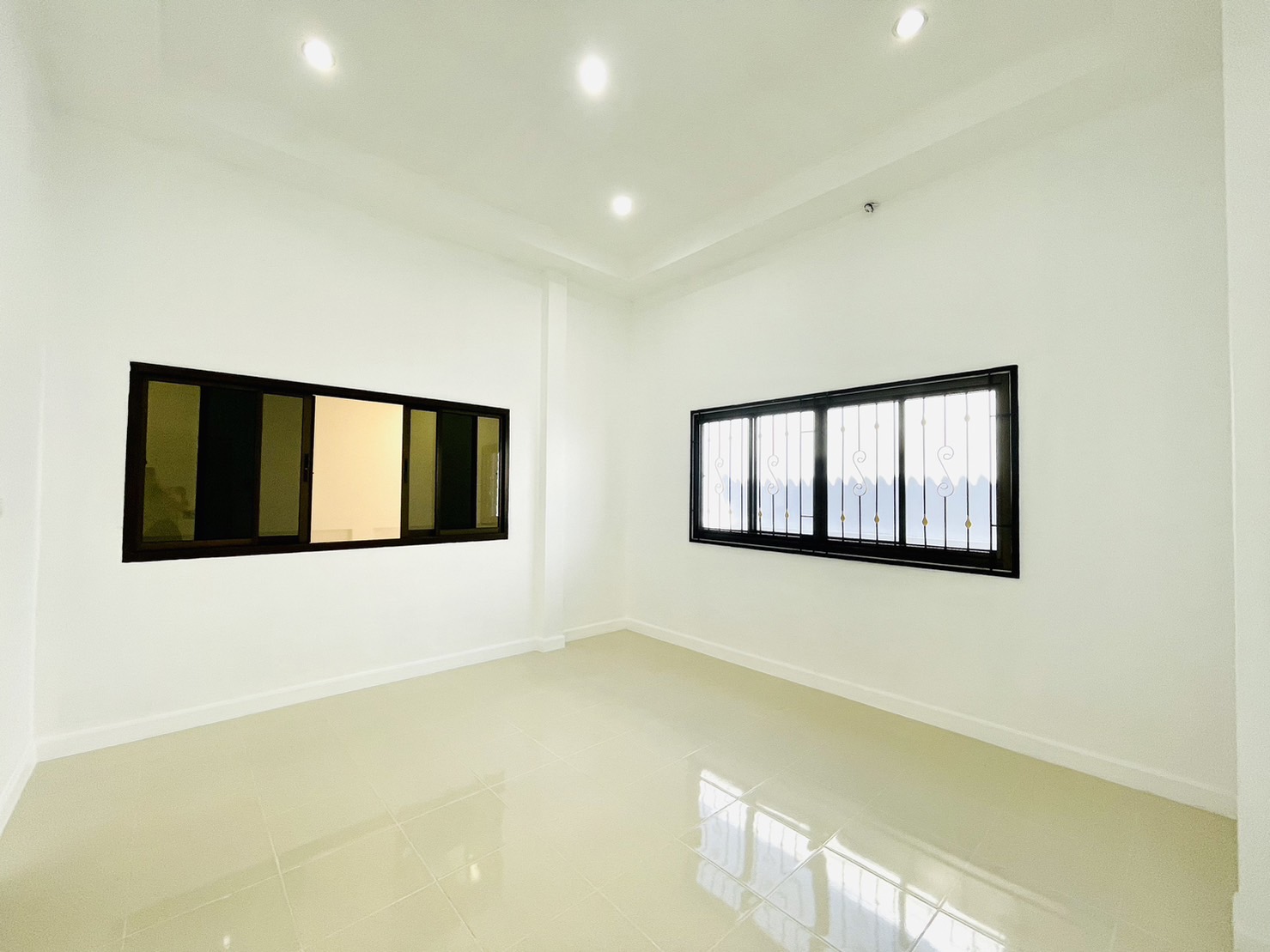 For Sales : Kohkeaw, Town Home @Chaofa Garden Home, 3 Bedrooms 2 Bathrooms