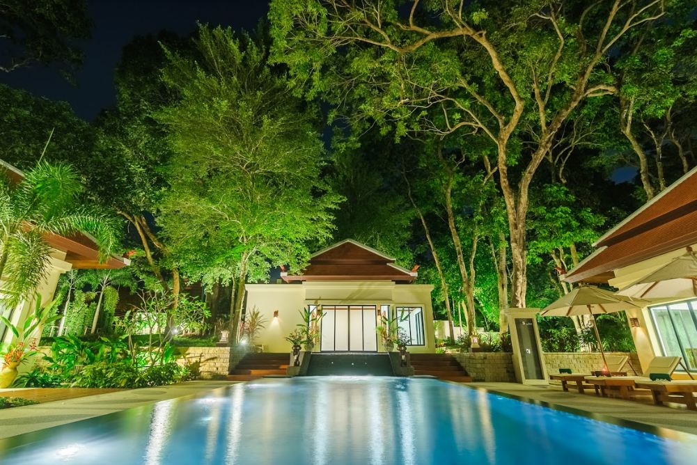 For Sale : Nai Harn, Luxury Tree Pool Villa, 3 Bedrooms 3 Bathrooms, Garden view.