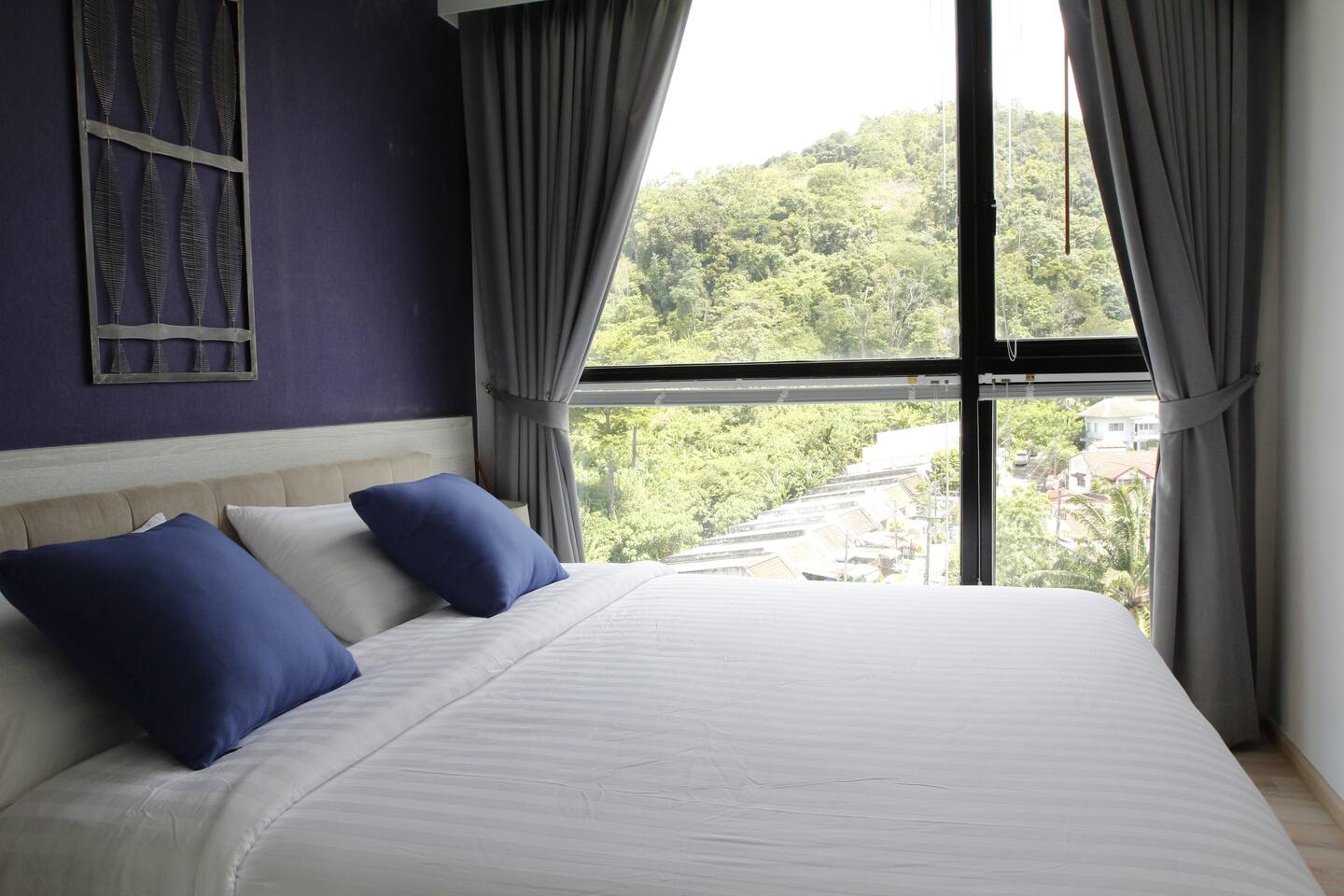 For Rent : Samkong,The Base Heiht 1 Bedroom 1 Bathroom, 9th Floor, City View.