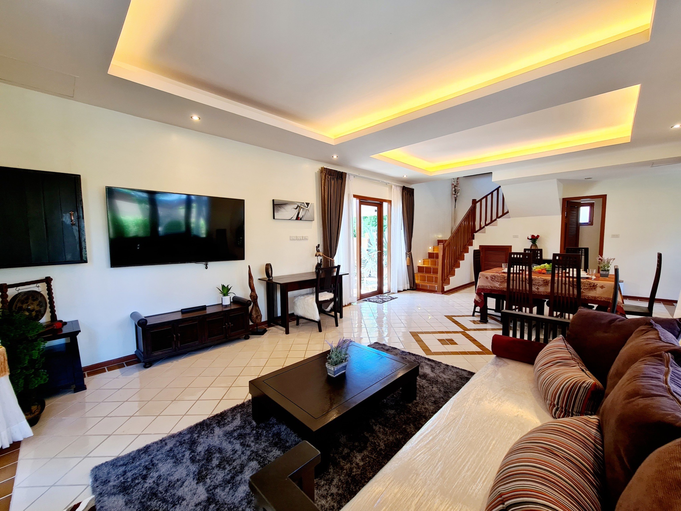 For Rent : Rawai, Stand alone pool villa, 3 bedrooms 4 bathrooms