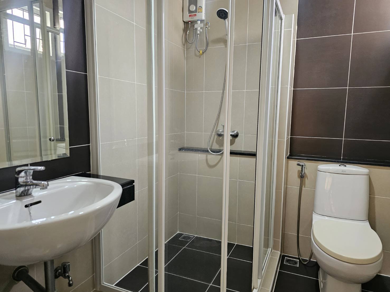 For Rent : Kathu, Single-storey detached house, 2 bedrooms 2 bathrooms