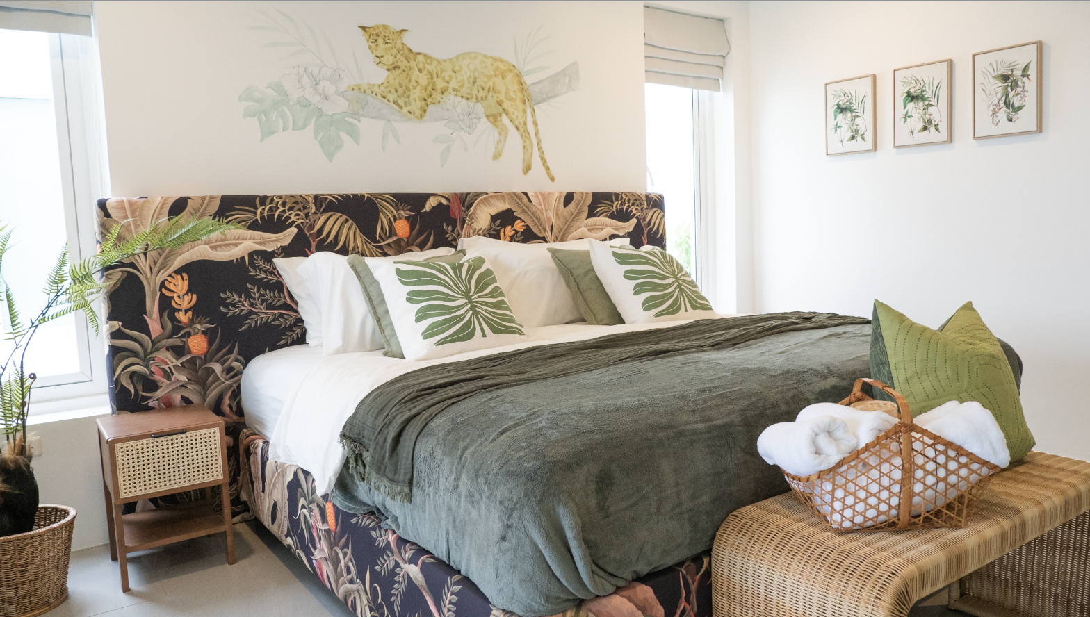 For Rent : Kohkaew, 3- Story Town House, 3 Bedrooms 4 Bathrooms