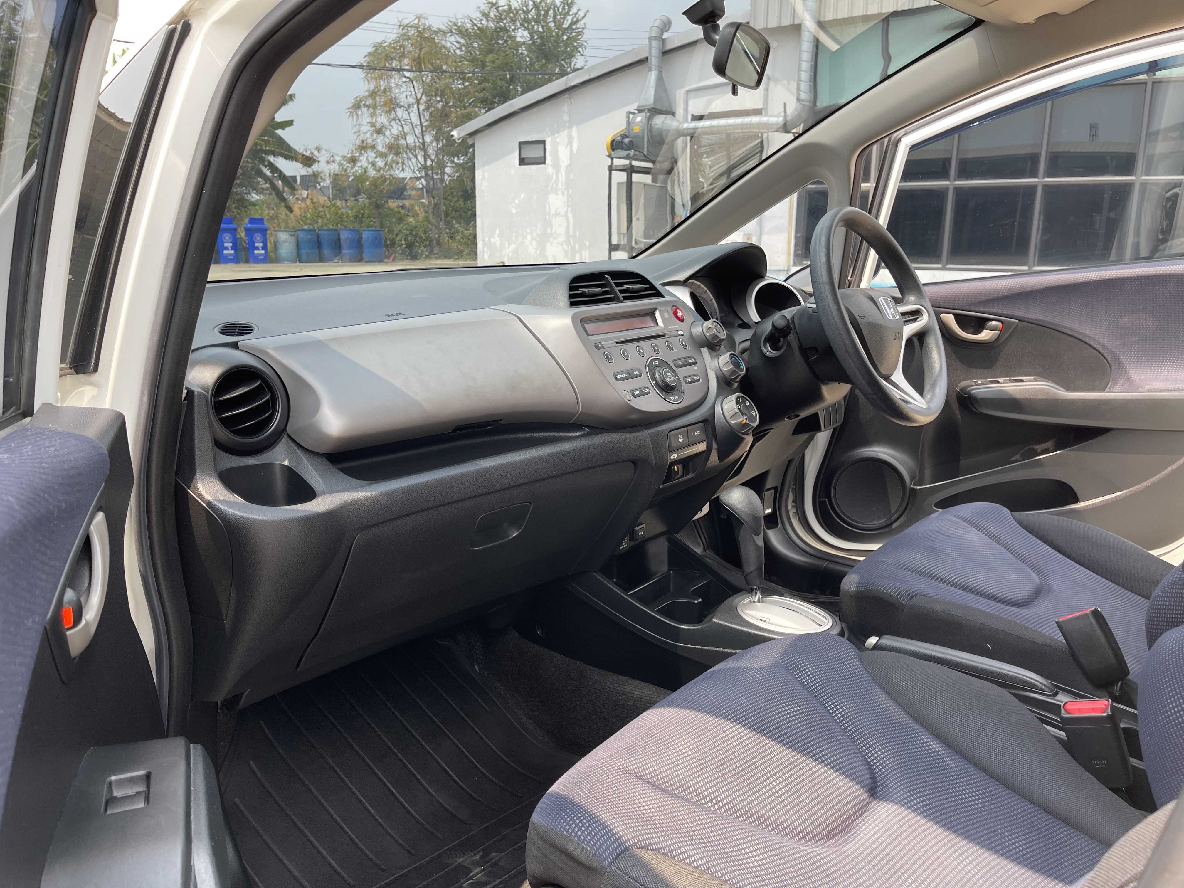 Honda Jazz 1.5 V At 2013 ขาว