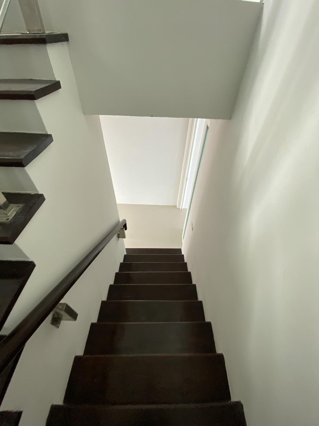 For Sales : Sea front, 2-Story commercial buildings, 3 Bedroom 6 Bathroom