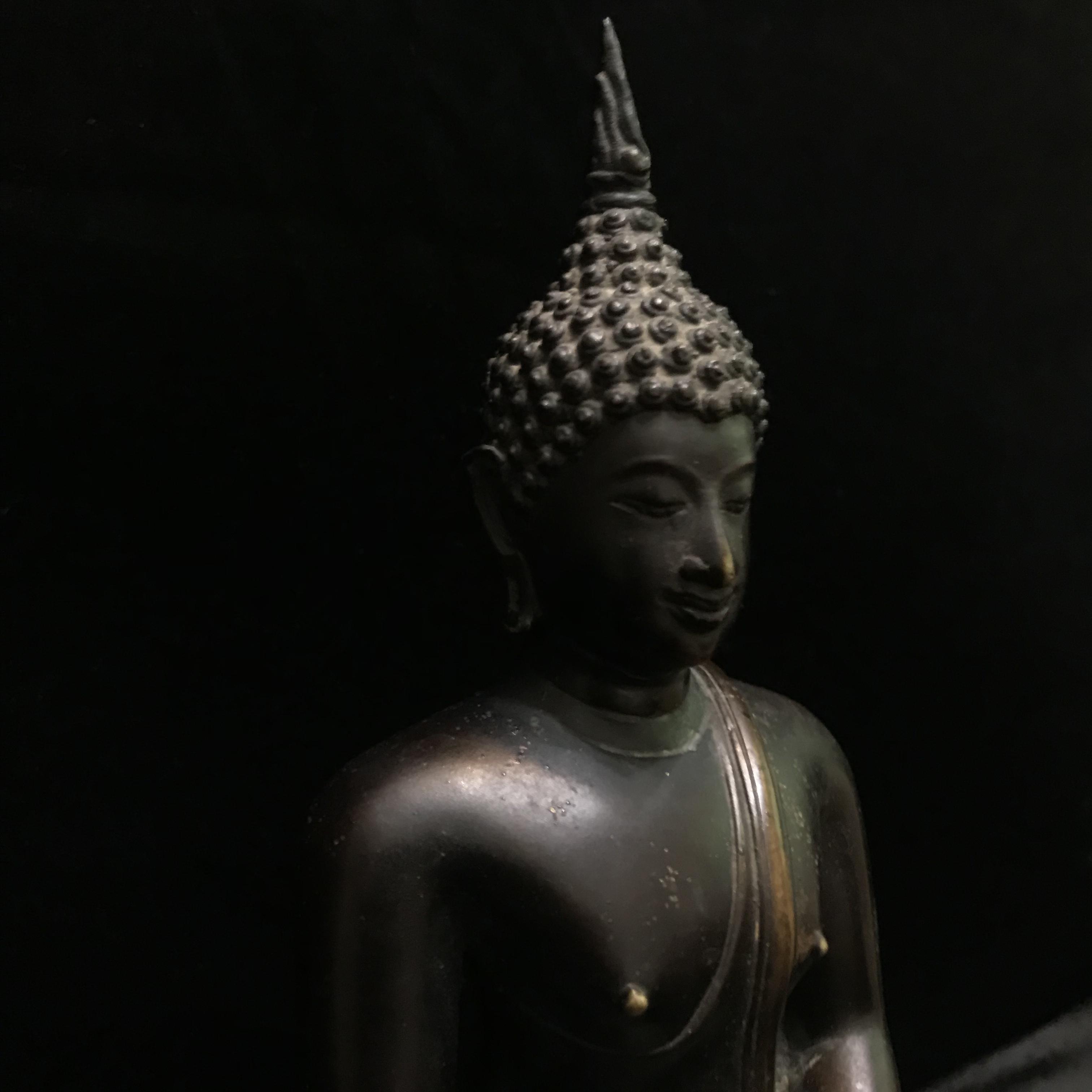 จักรพรรดิแห่งพระบูชา ภปร พระพุทธรูป ภปร รุ่นแรก(กฐินต้น) พ.ศ.2506 วัดเทวสังฆาราม(วัดเหนือ)จังหวัดกาญจนบุรี หน้าตัก5นิ้ว(ในหลวงรัชกาลที่9เสด็จเททอง)