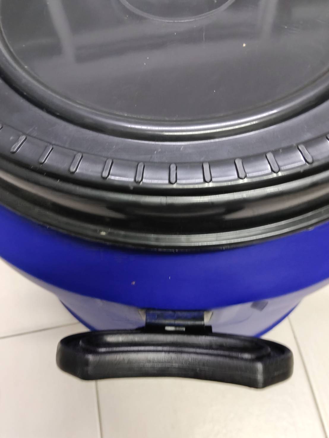 ถังหมัก 40 ลิตร มีหู ฝาเกลียว