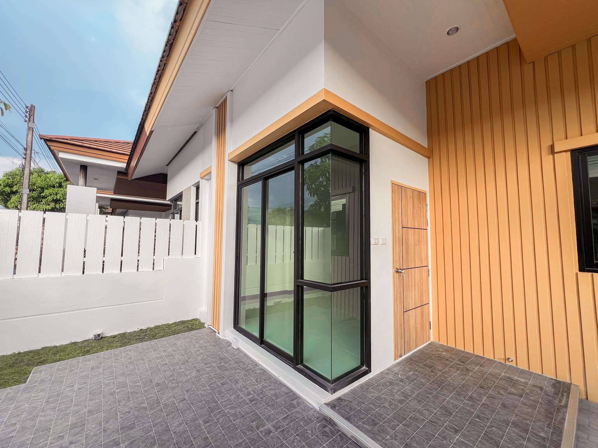 For Sales : Phuket Town, New renovated twin house, 3 Bedrooms 2 Bathrooms