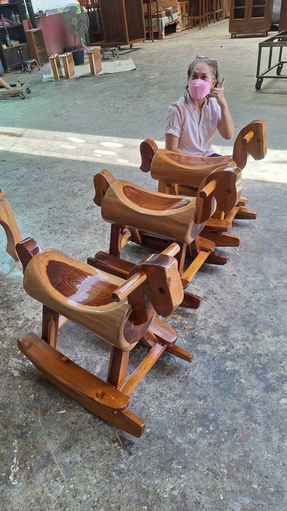 ม้าโยกไม้สักน่ารักๆ