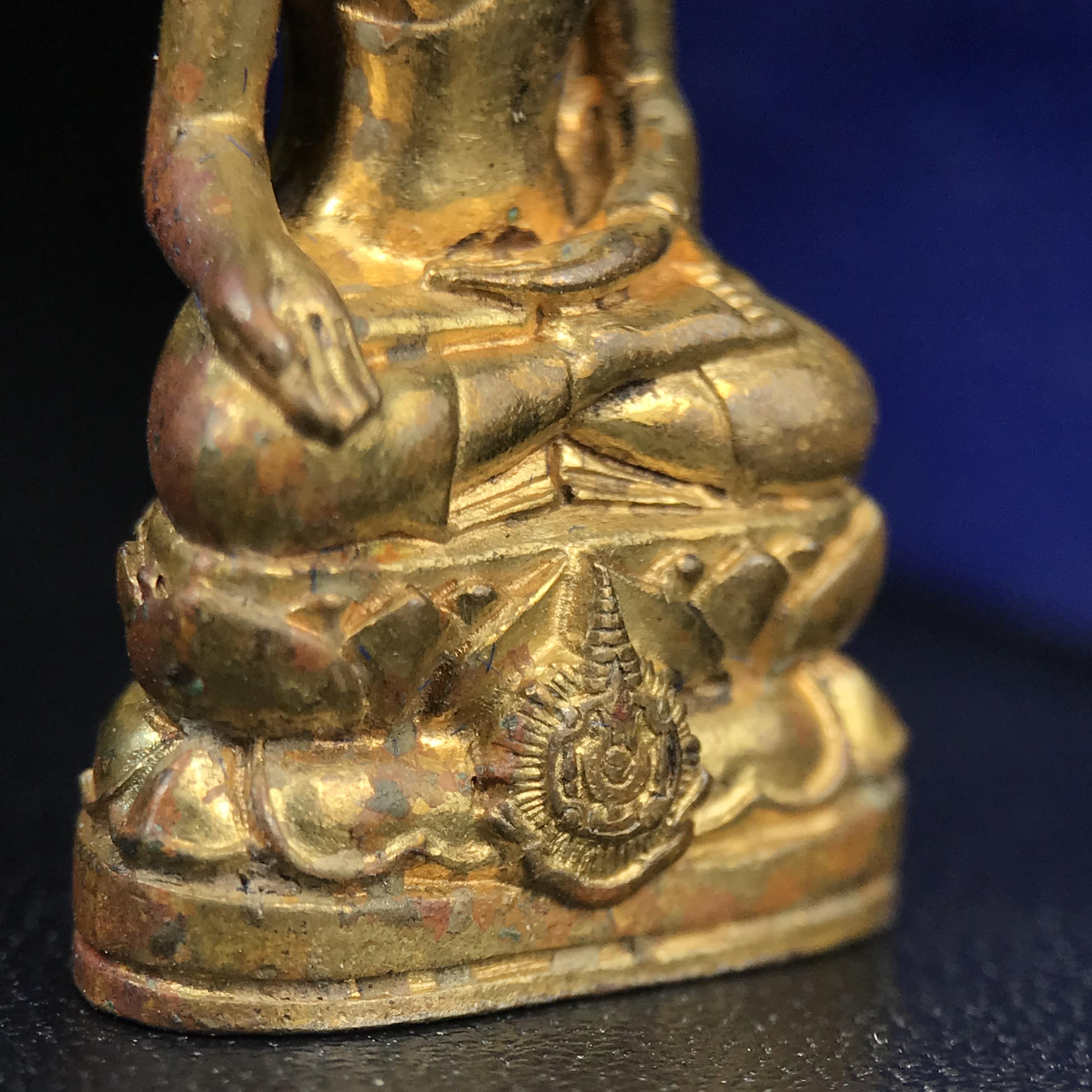 พระกริ่งไพรีพินาศ บรรจุเหล็กไหล ครั้งแรกและครั้งเดียวในประวัติศาสตร์ เฉลิมพระเกียรติ พระบาทสมเด็จพระเจ้าอยู่หัวรัชกาลที่9 พระชนมพรรษา 6 รอบ ปี2542 เนื้อสัมฤทธิ์(บรรจุเหล็กไหล)ดีนอก-ดีใน พิธีใหญ่ มวลสารเด่น (หายาก)***กล่องบรรจุเก่าชำรุดตามรูป***