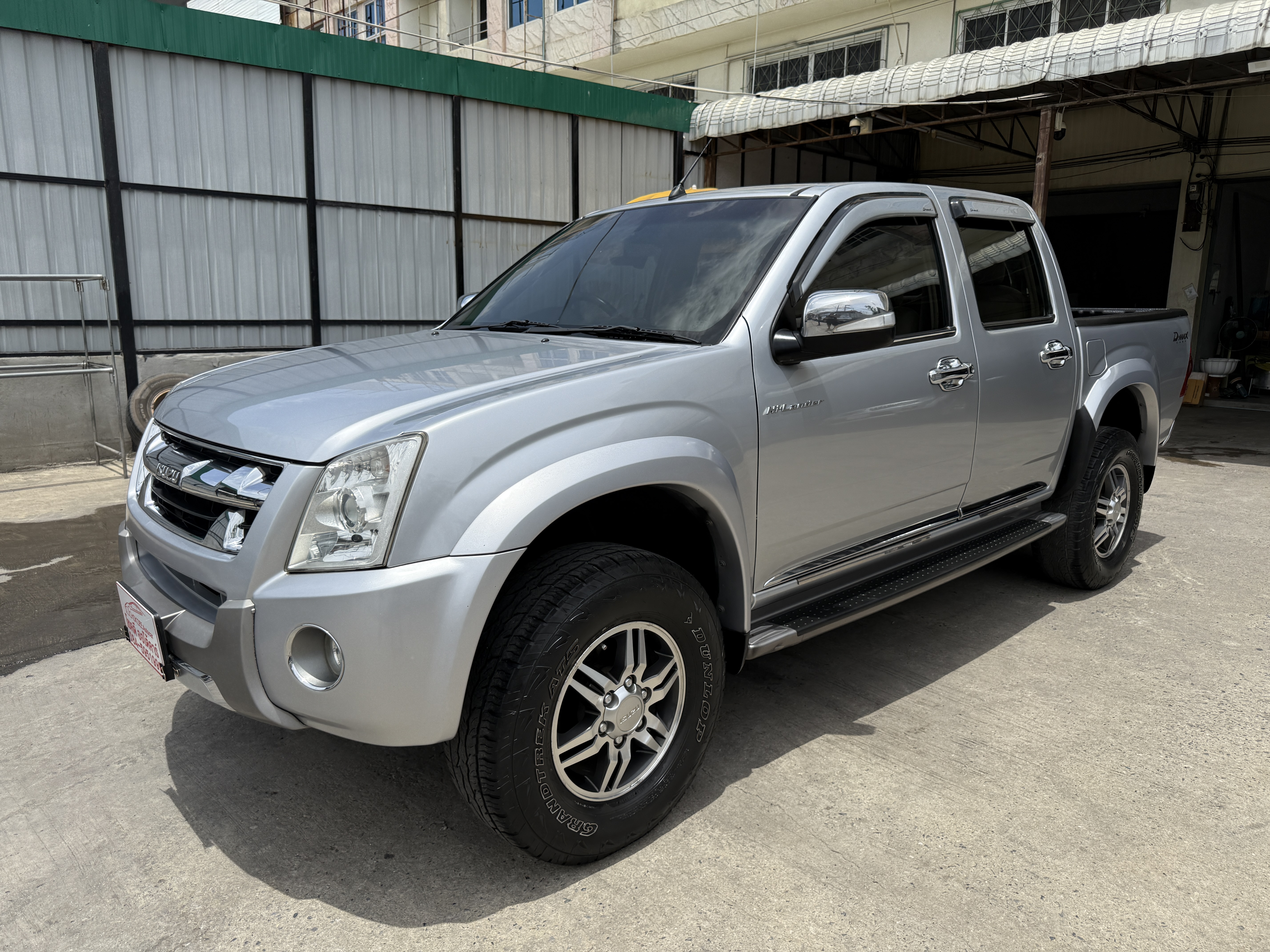 Isuzu Dmax 4ประตู Hi-Lander 2.5 Abs 2010 เงิน