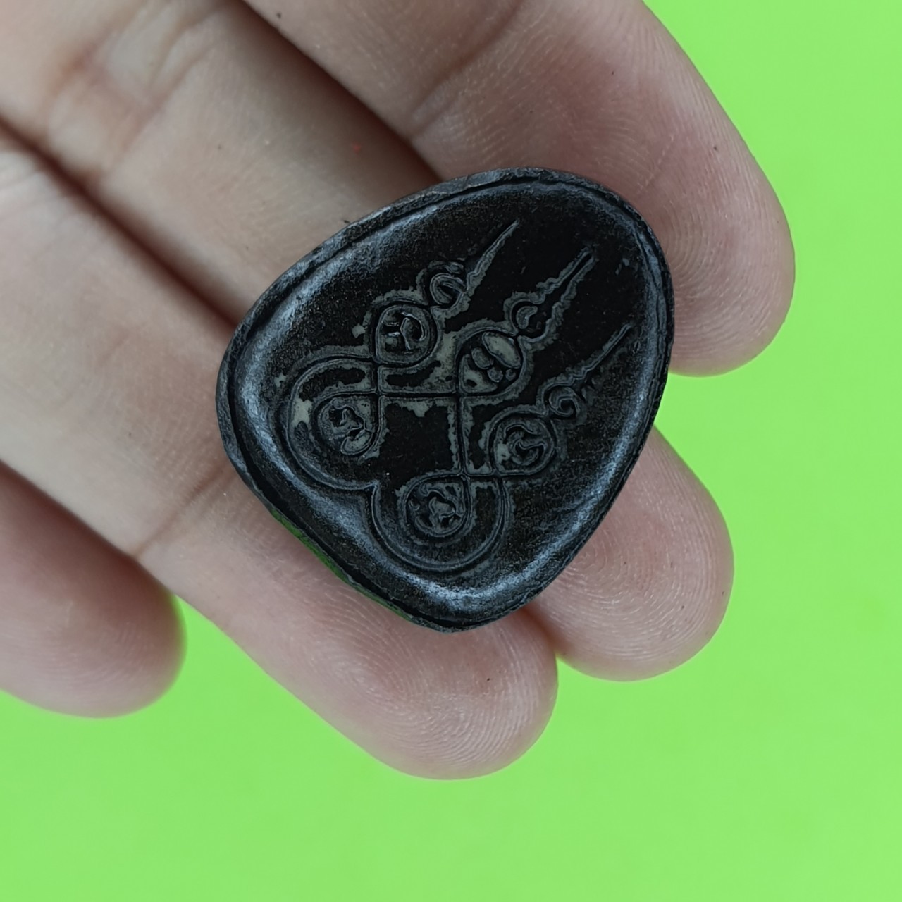 พระเครื่อง พระปิดตา รุ่น เมตตา โชคลาภ มหาอุตม์ สีดำทำเก่า พระปิดตาของแท้ พระแท้ พระปิดตามหาอุต พระปิดตาแท้ พระปิดตาเนื้อผง