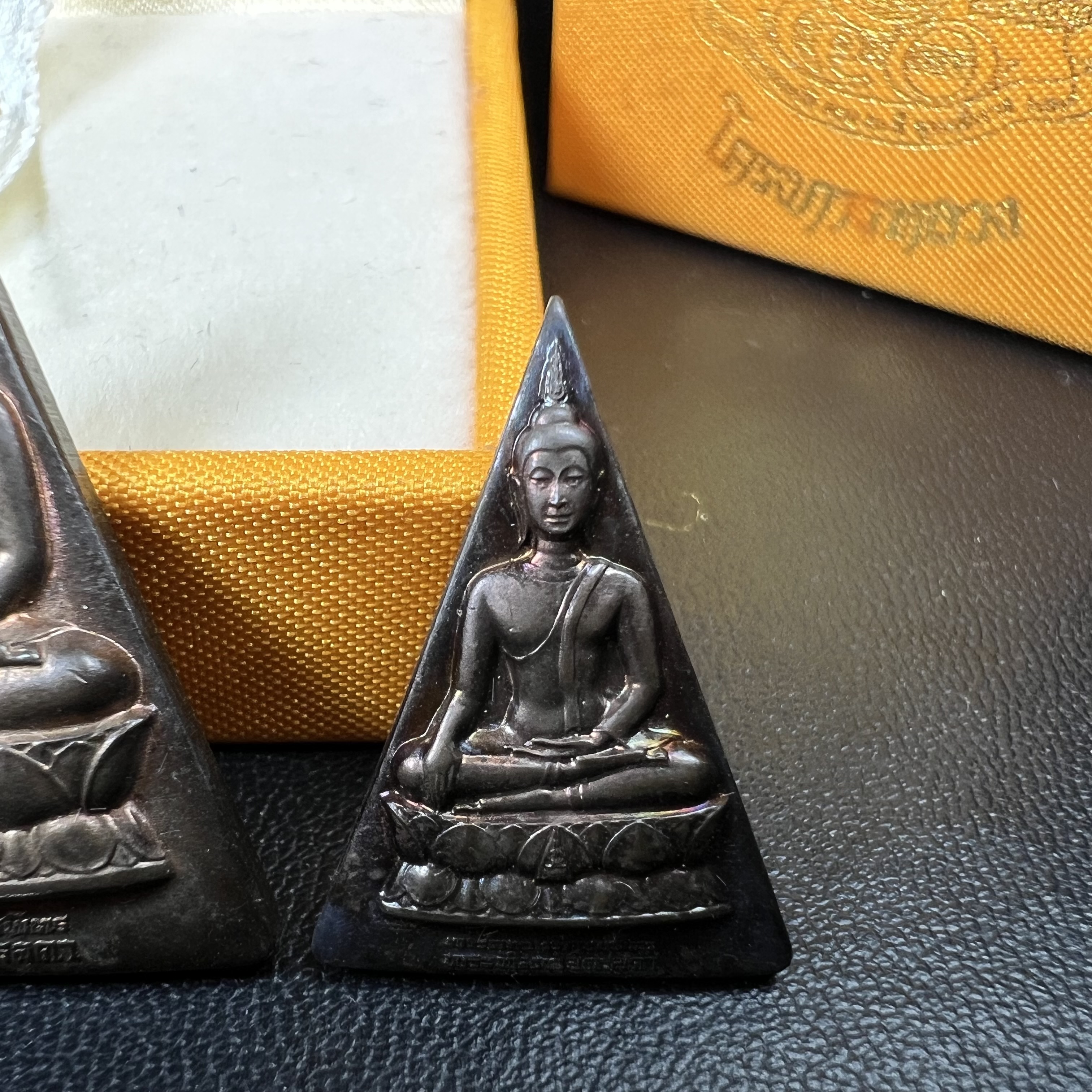 พระพุทธนวราชบพิตร พระพิมพ์จิตรลดา โครงการหลวง ปี2539 (พิมพ์ใหญ่+พิมพ์เล็ก) เนื้อนวโลหะ พร้อมกล่องบรรจุเดิม พิธีใหญ่ ปลุกเสกวัดพระแก้ว(1ชุด 2 องค์)