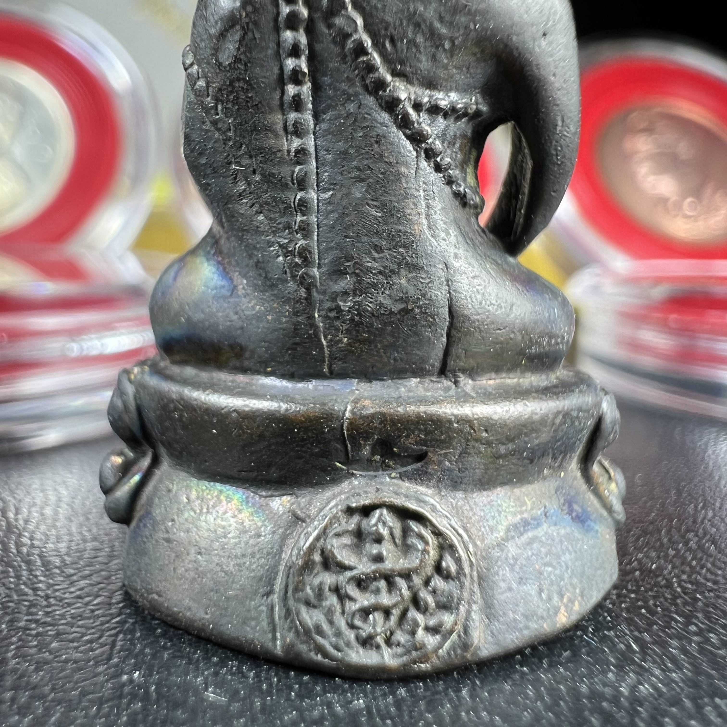 วัตถุมงคลคุ้มเกล้าฯ มหามงคลเฉลิมพระชนมพรรษา 6 รอบ รัชกาลที่ 9 ชุดพิเศษกรรมการ(สุดหายาก) (ในหลวงรัชกาลที่9 ทรงจุดไฟพระฤกษ์และเททอง พิธีใหญ่)ยอดนิยมหายาก