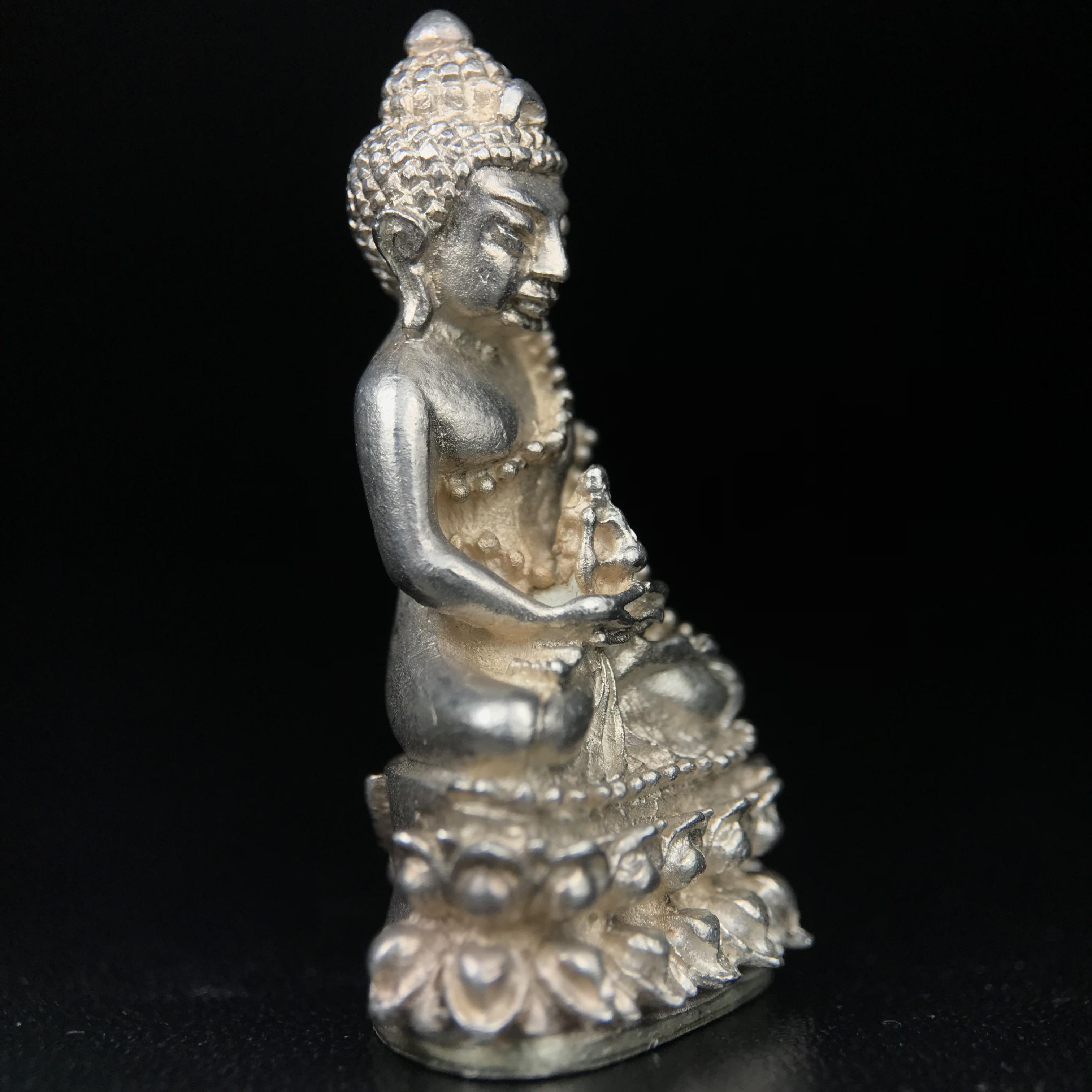 พระกริ่งญาณสังวร(พระกริ่ง ญส.)ปี 2519 เนื้อเงิน(สภาพสวยผิวเดิมขึ้นน้ำทองสวยมาก) สมเด็จพระญาณสังวรและหลวงพ่อคูณ ปริสุทโธ จับสายสูตรร่วมกันในพิธีเททอง ณ อุโบสถวัดบวรนิเวศวิหาร(พิธีใหญ่ เจตนาดี หลวงปู่โต๊ะร่วมปลุกเสก)(แบบนี้ไม่ควรพลาด)หายาก 1ใน 999 องค์