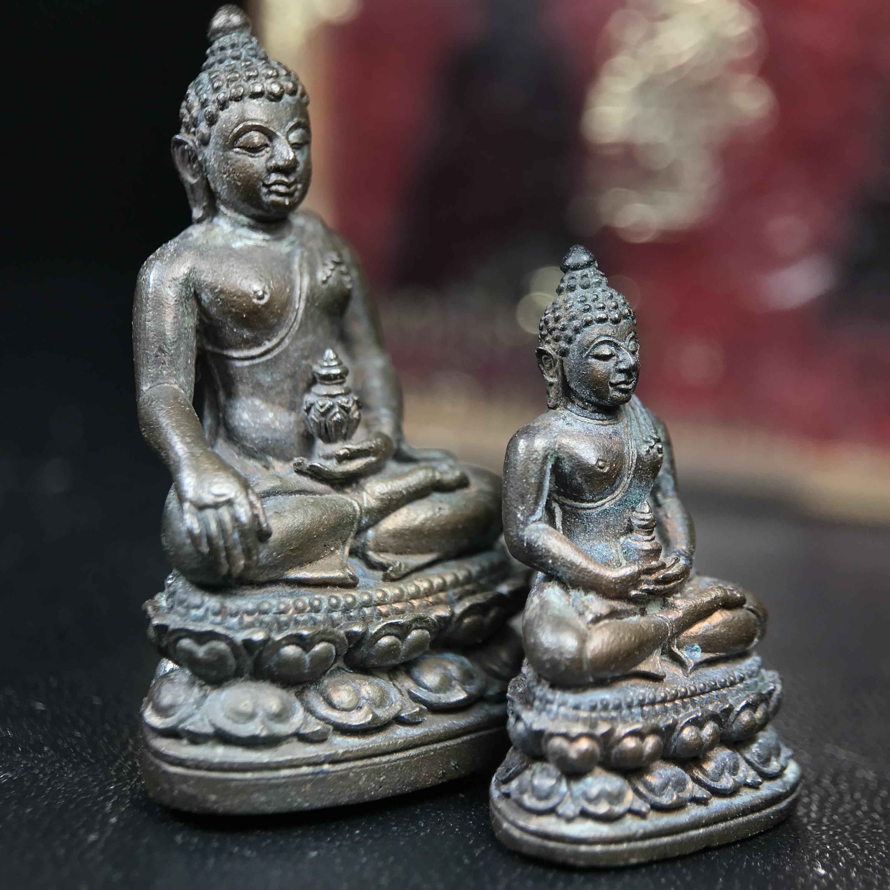 พระกริ่ง-พระชัยวัฒน์อธิบดี ปี2525 ของดีอัยการ (มีไว้บูชาเลื่อนยศเลื่อนตำแหน่งทุกท่าน)(1ใน 2525 ชุด)****ชุดหมายเลข ๗๘๖ ****มียศ มีบารมี สมกับความหมายของนาม พระกริ่งอธิบดี “พระกริ่งผู้เป็นใหญ่ในหมู่พระกริ่งทั้งหลาย”